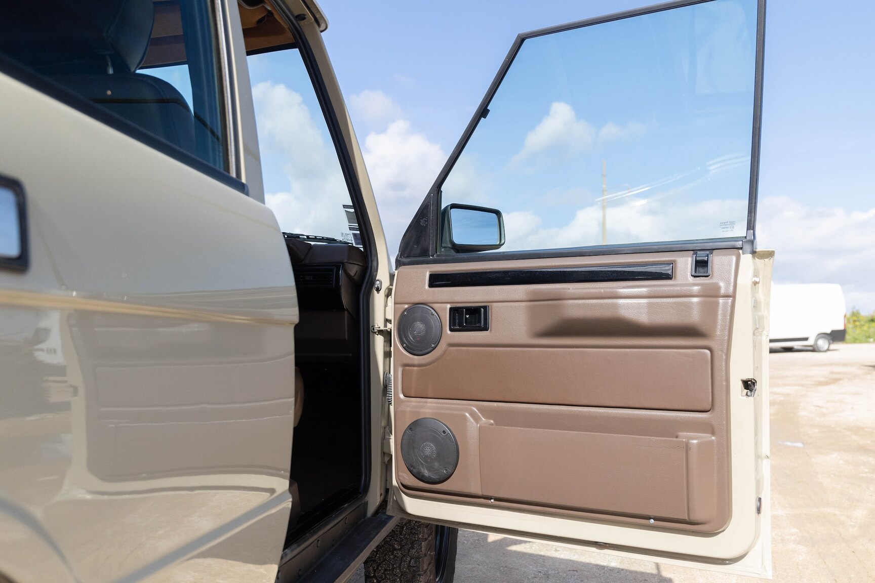 Innenraumfoto von 1991 Range Rover Restomod