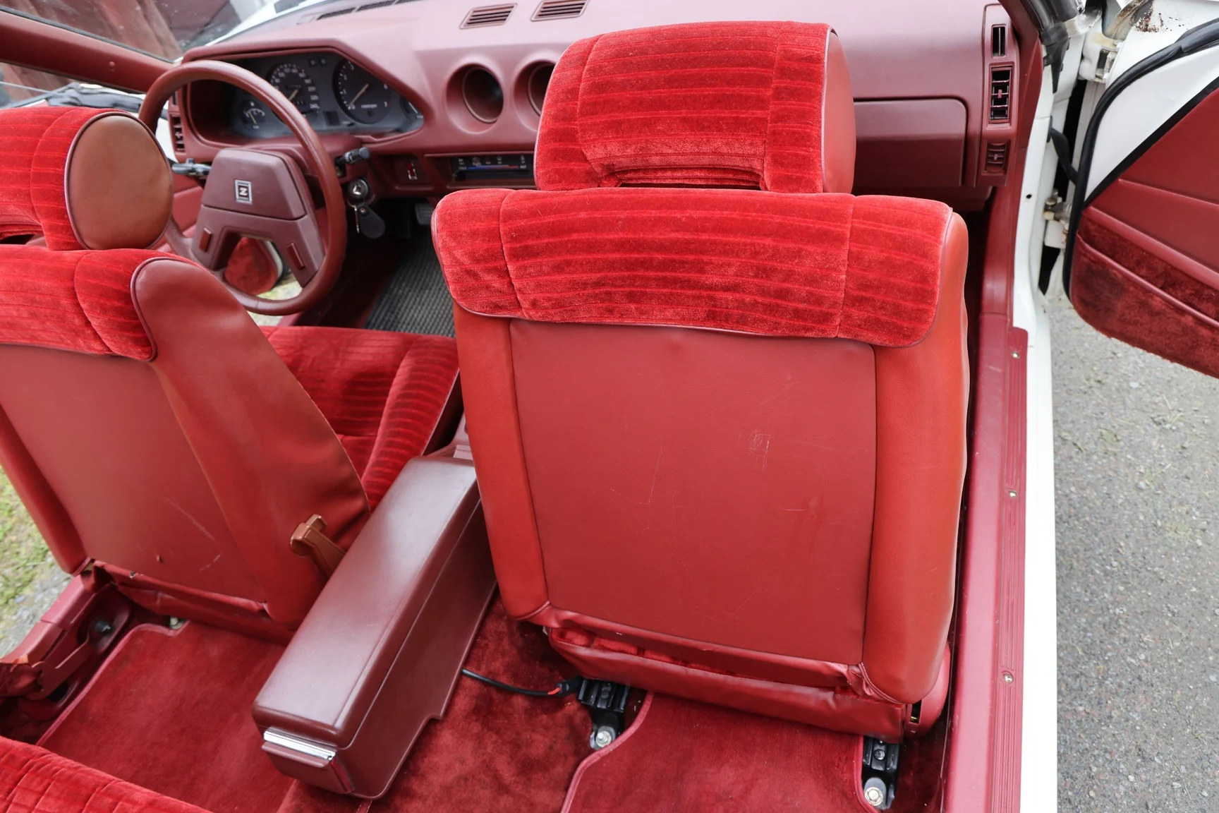 Interior image of 1983 Datsun 280ZX (21)