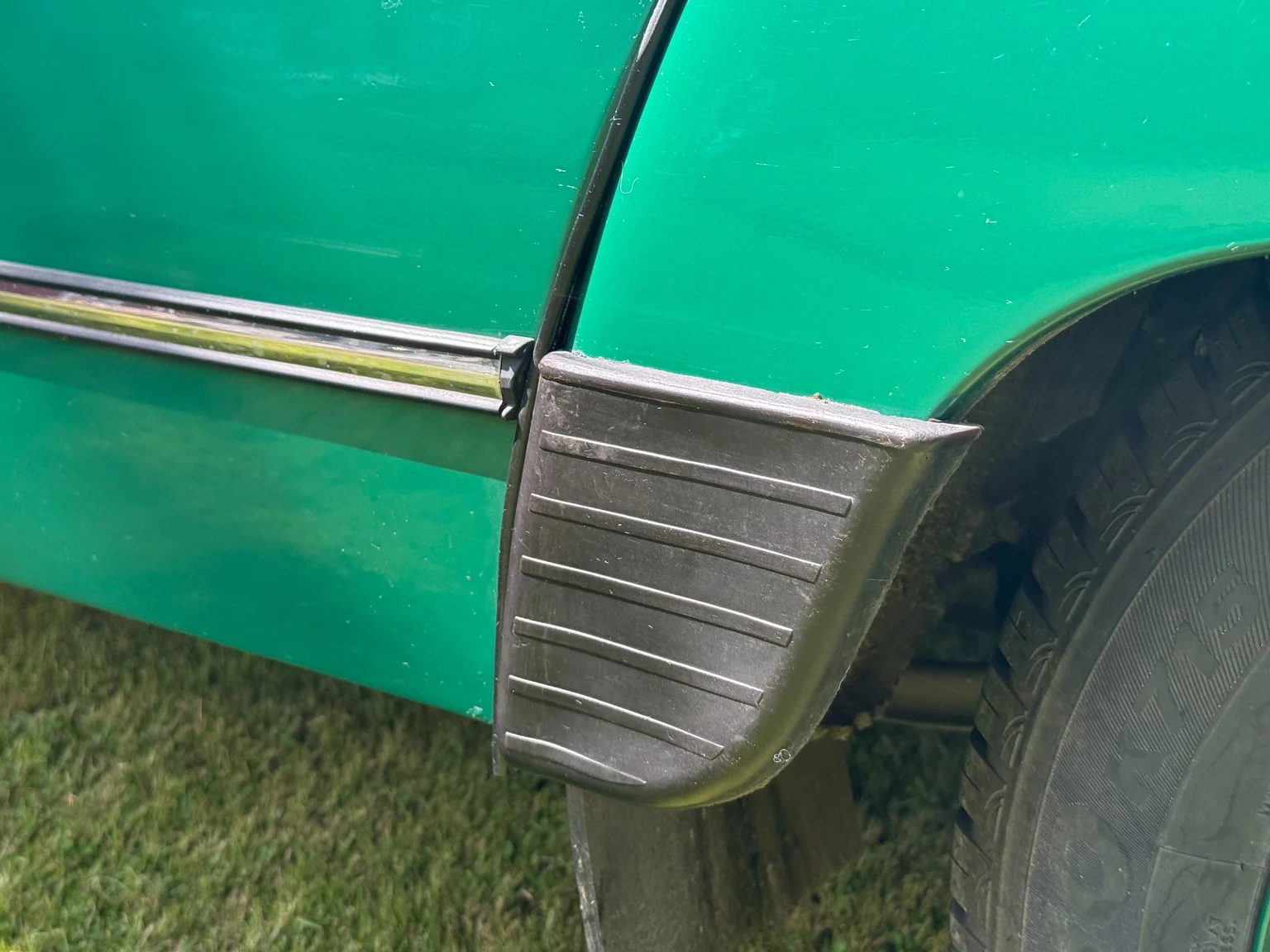 Exteriörbild på 1975 Saab 95 V4 kombi - 7-sits (41)
