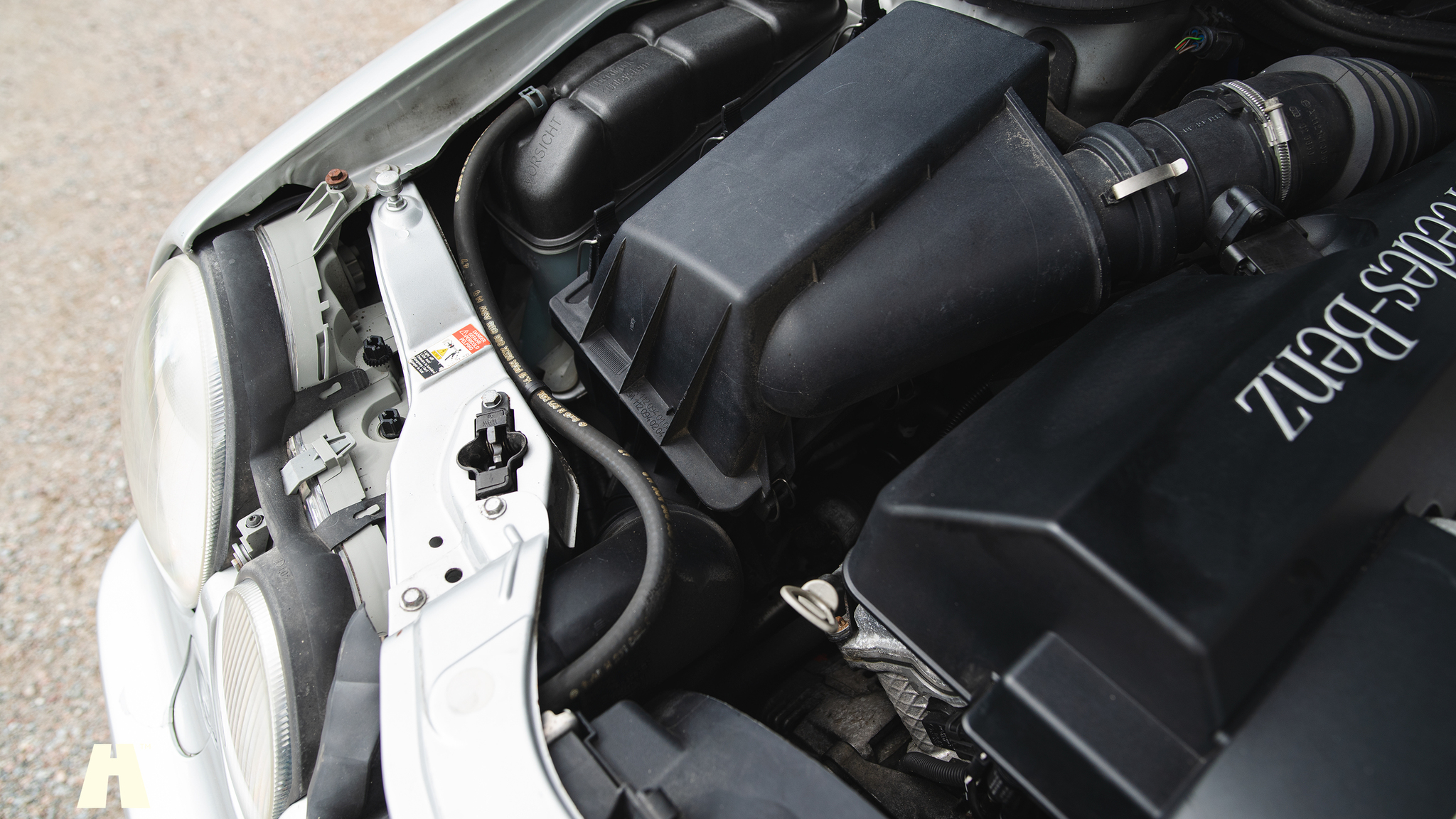 Image of 2000 Mercedes E430 mechanics