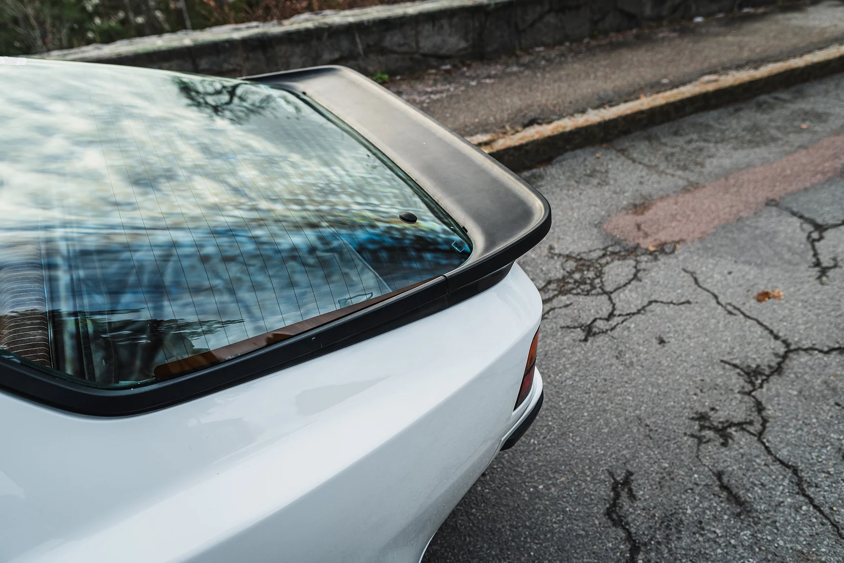 Exterior image of 1986 Porsche 944R (19)