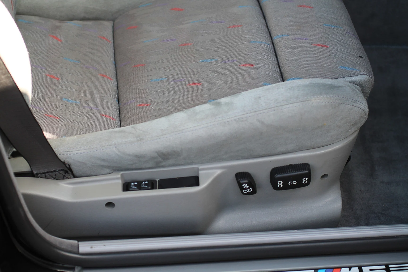 Innenraumfoto von 1993 BMW E34 M5 Touring  (54)