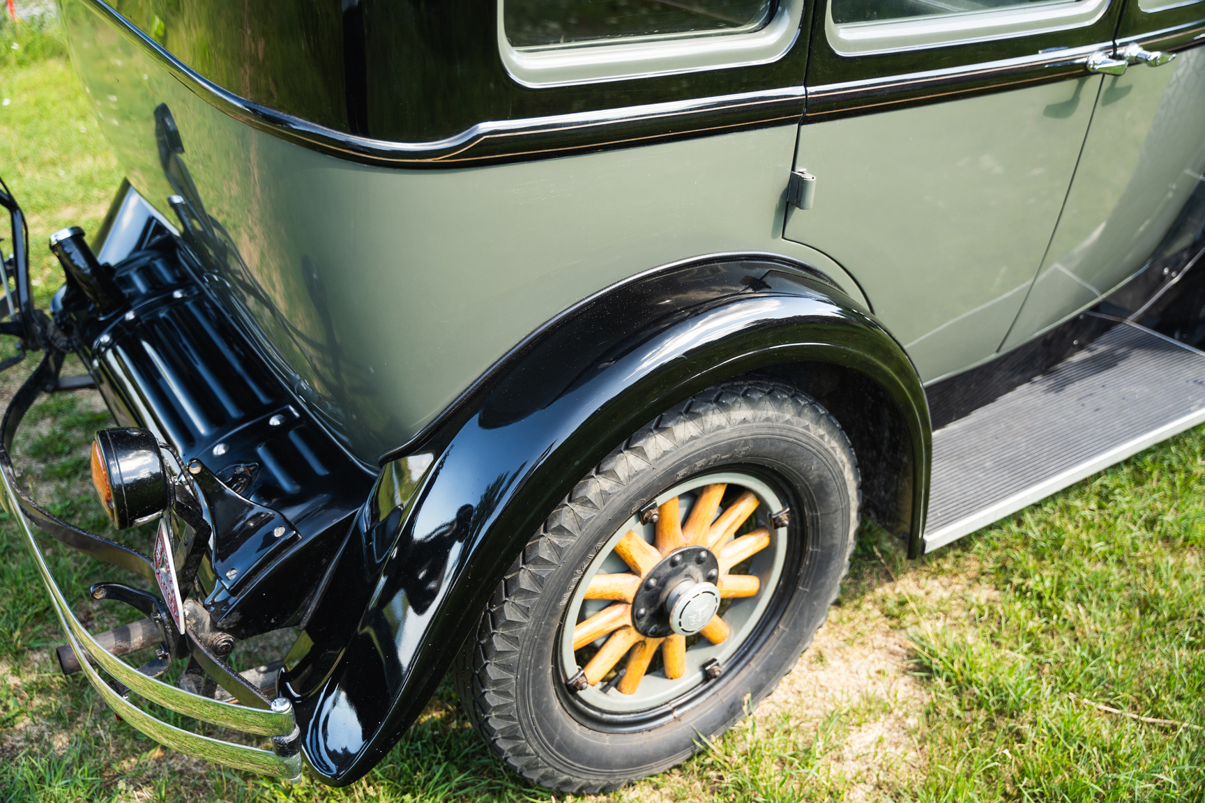 Exteriörbild på 1929 Dodge Brother Six (17)