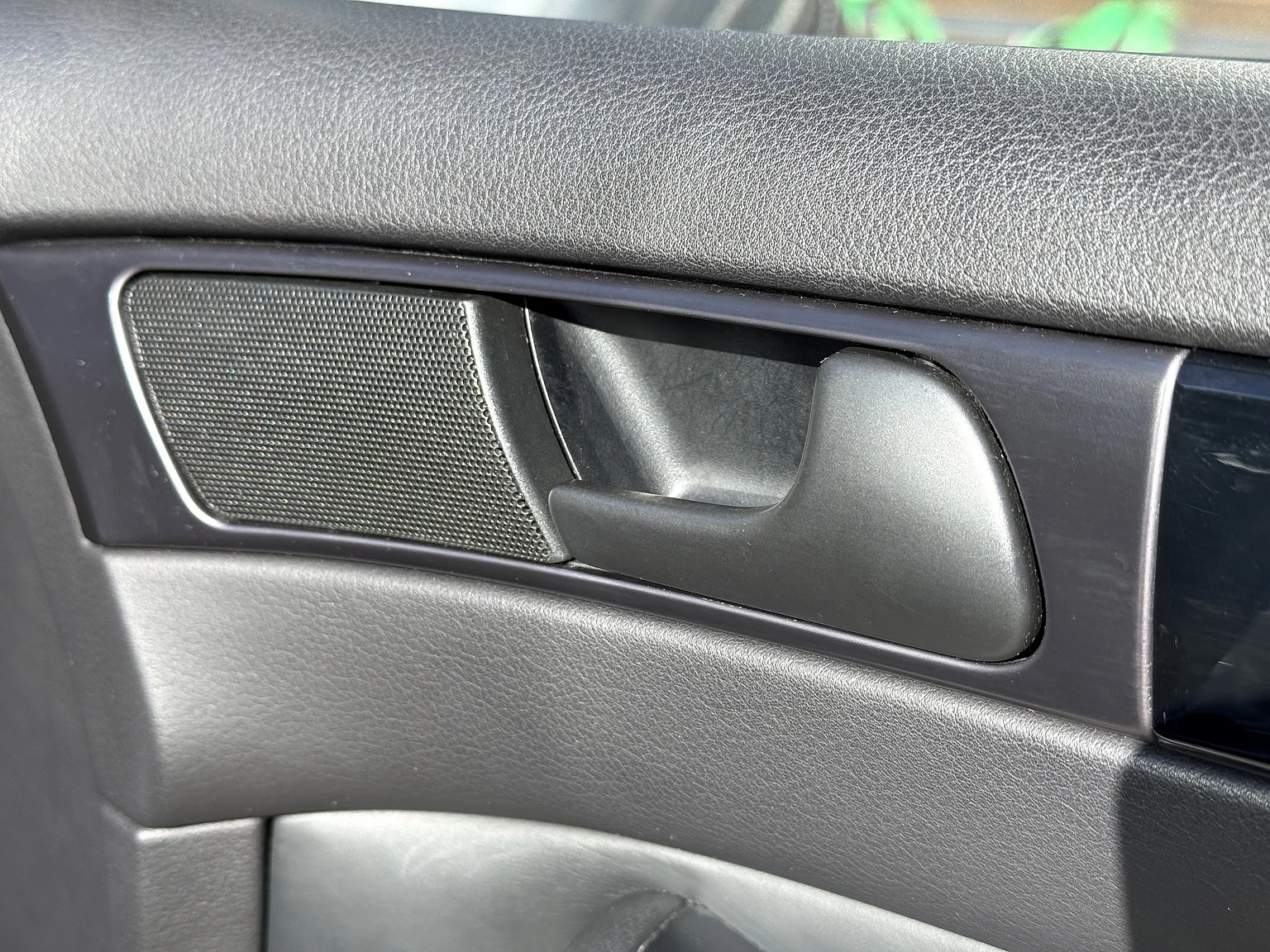 Interior image of 2002 Audi RS 6 Avant (64)