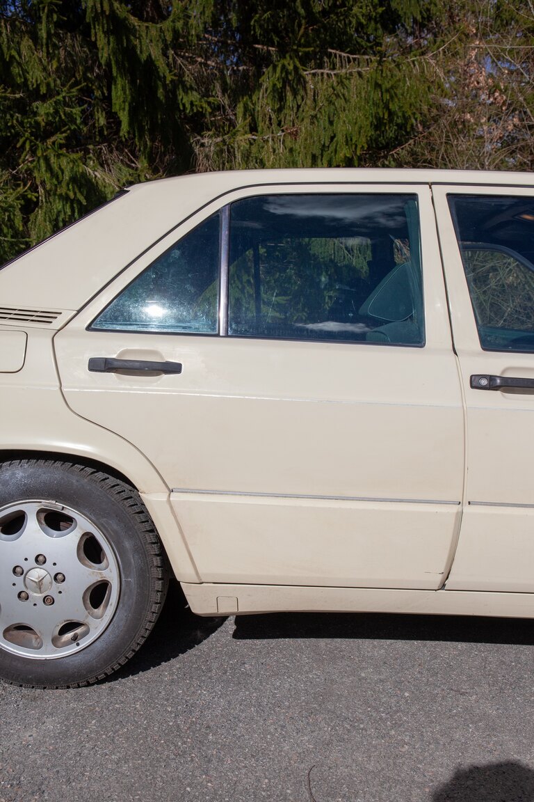 Exteriörbild på 1993 Mercedes-Benz 190 E 2.0