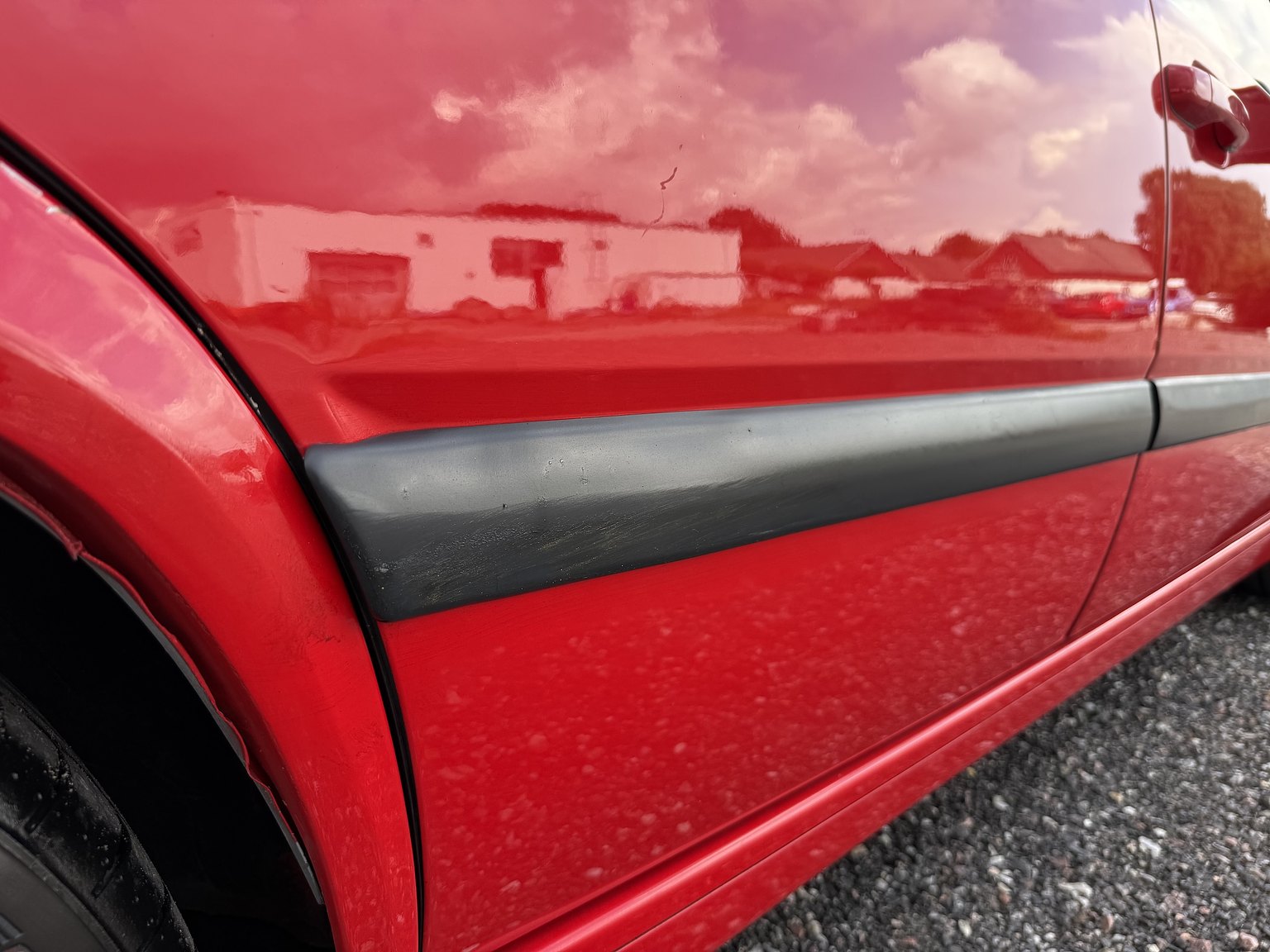 Exterior image of 1996 Volvo 850 R "T-Röd"