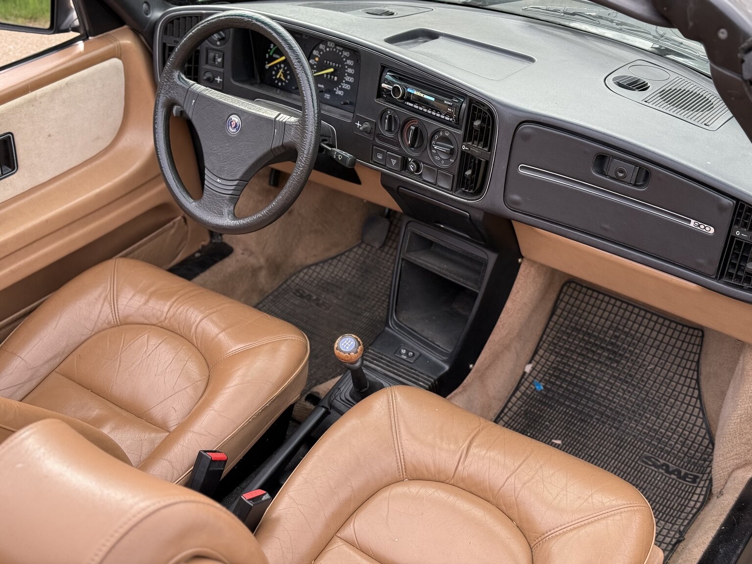 Interior image of 1987 SAAB 900 Cabriolet 2.0 Turbo T16