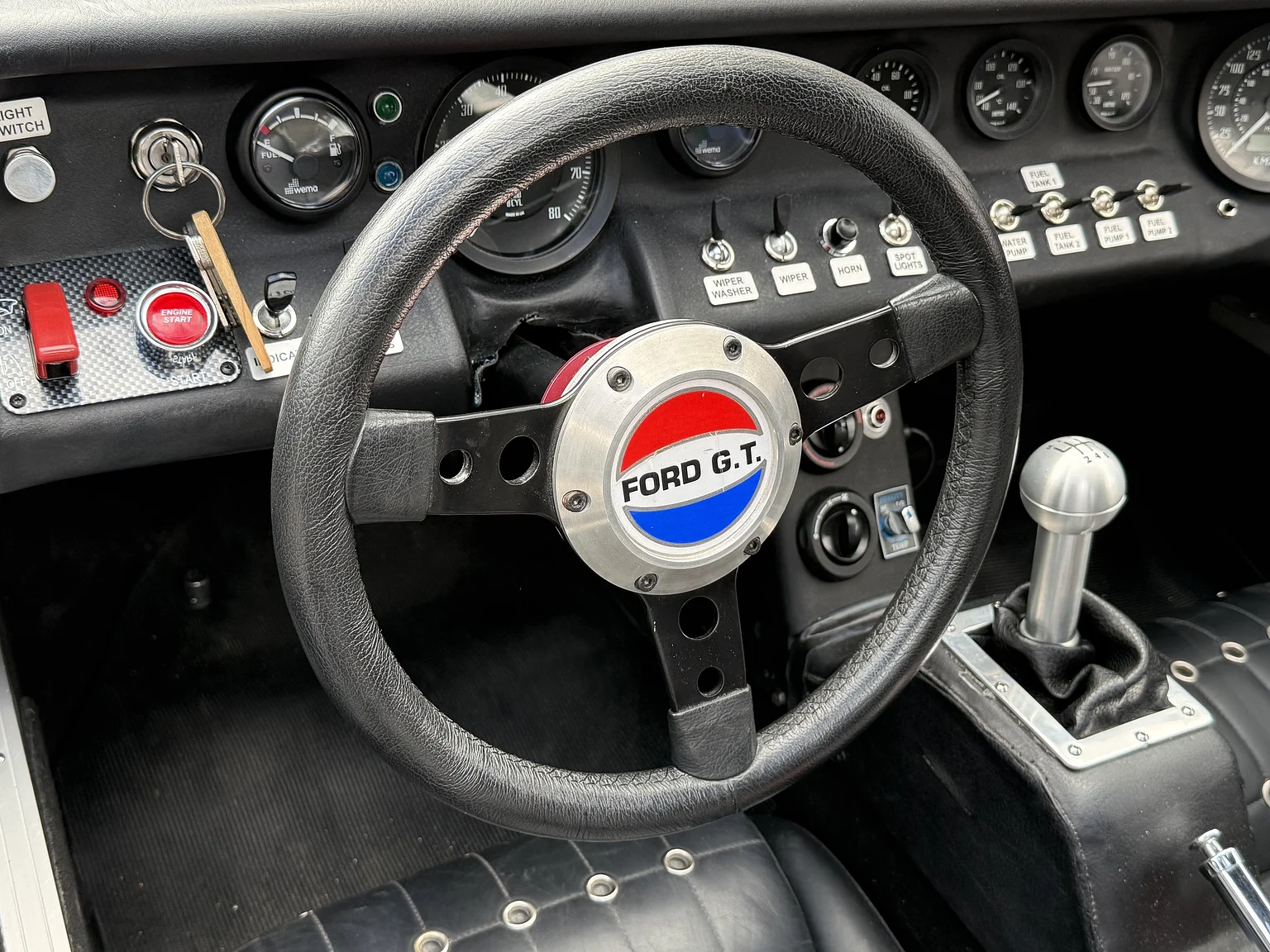 Interiörbild 2024 Ford GT40 Tribute (9)