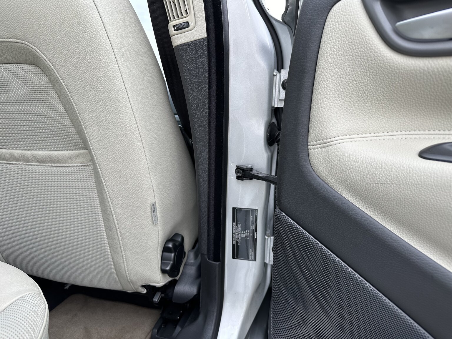 Interior image of 2008 Volvo V70 Classic
