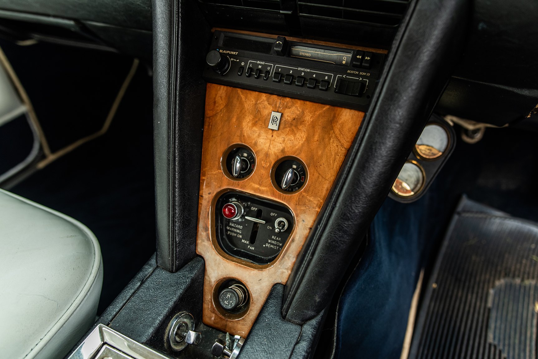 Interior image of 1972 Rolls-Royce Silver Shadow