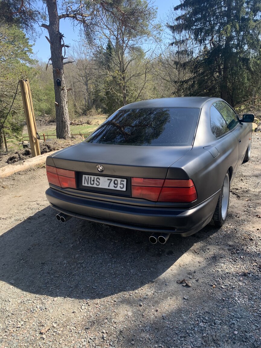 Exterior image of 1995 BMW 840i (48)