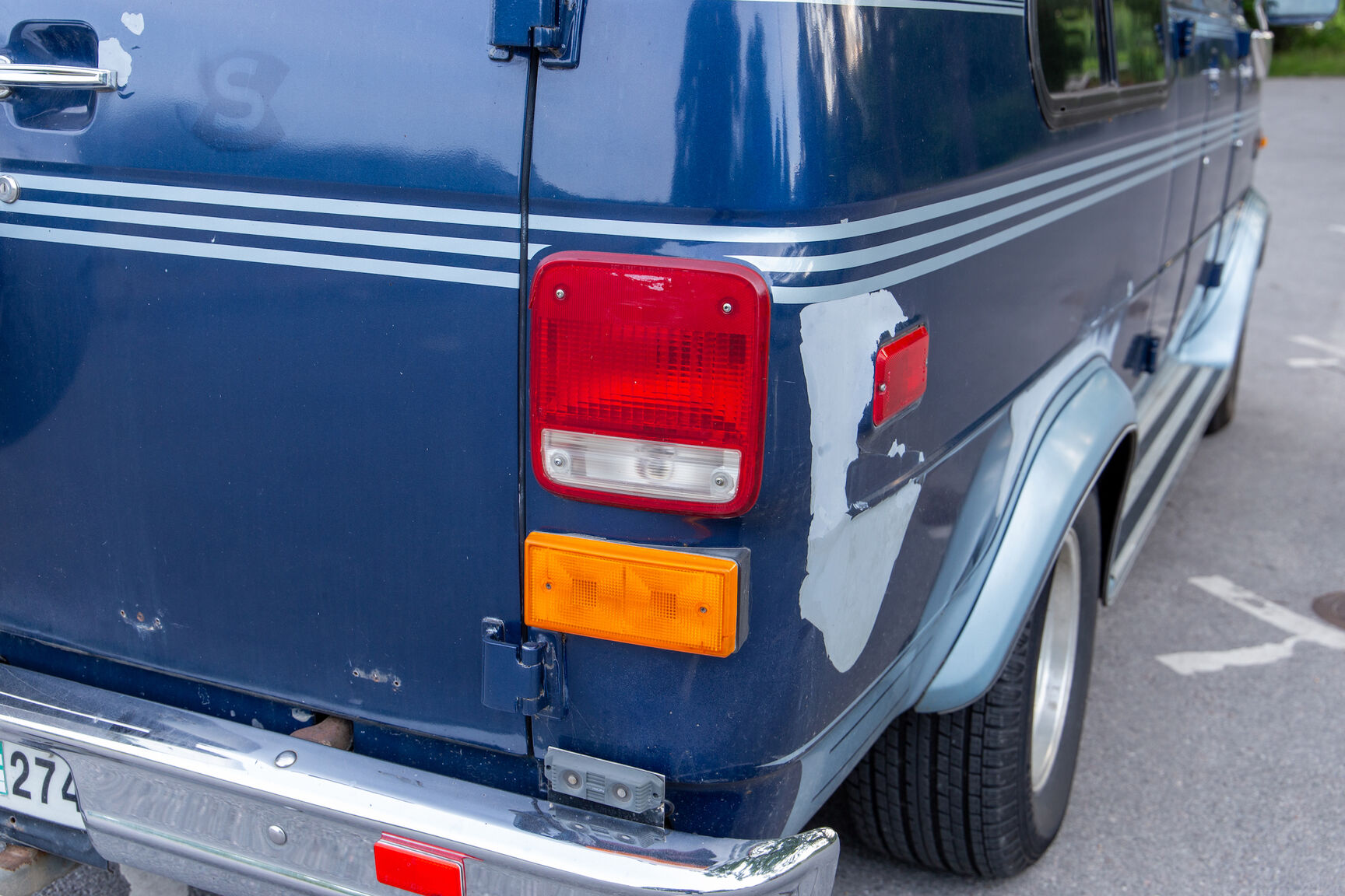 Exterior image of 1989 Chevrolet G20 Conversion Van