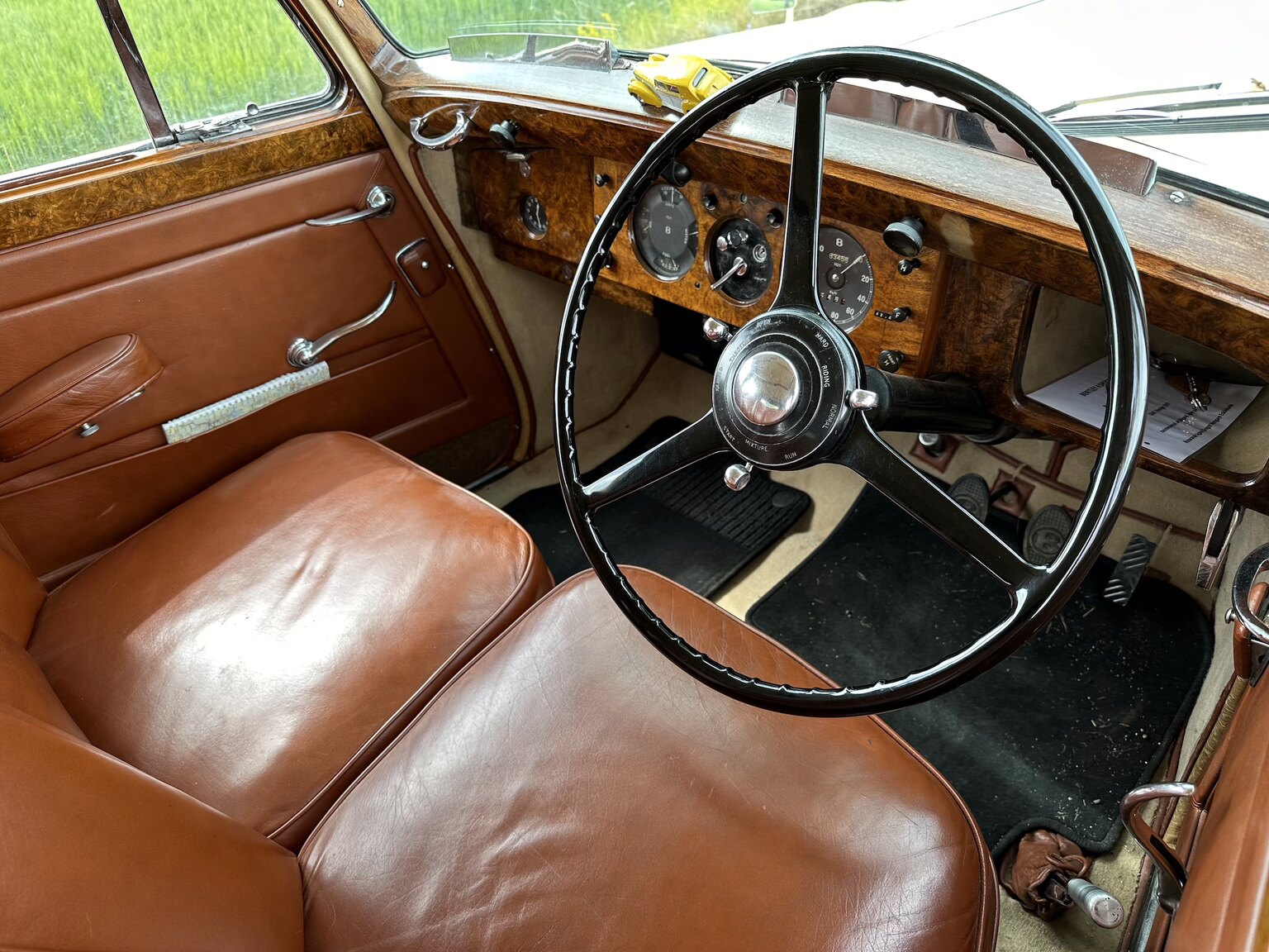 Innenraumfoto von 1947 Bentley Mark IV Sport Saloon