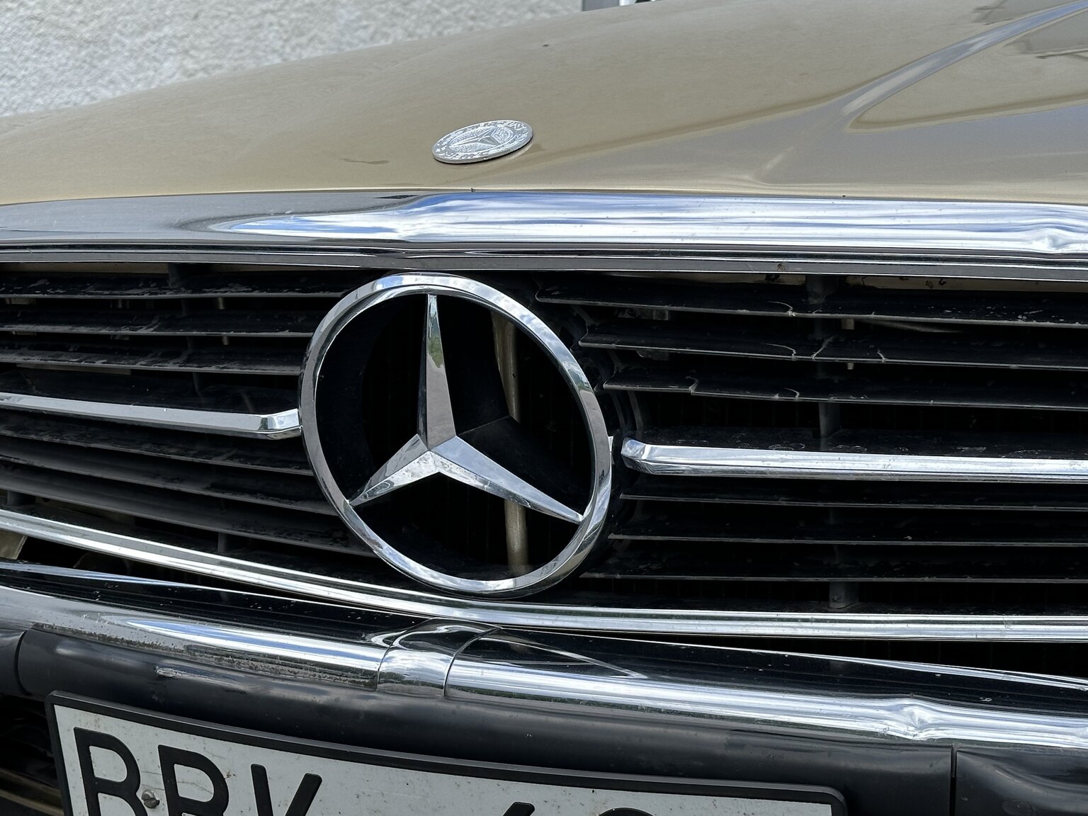 Aussenfoto 1974 Mercedes benz 450 SL