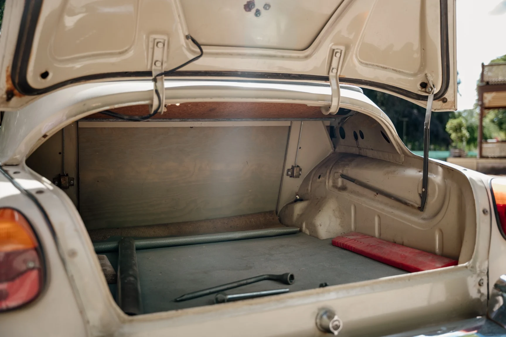 Interior image of 1971 Saab 96 (33)