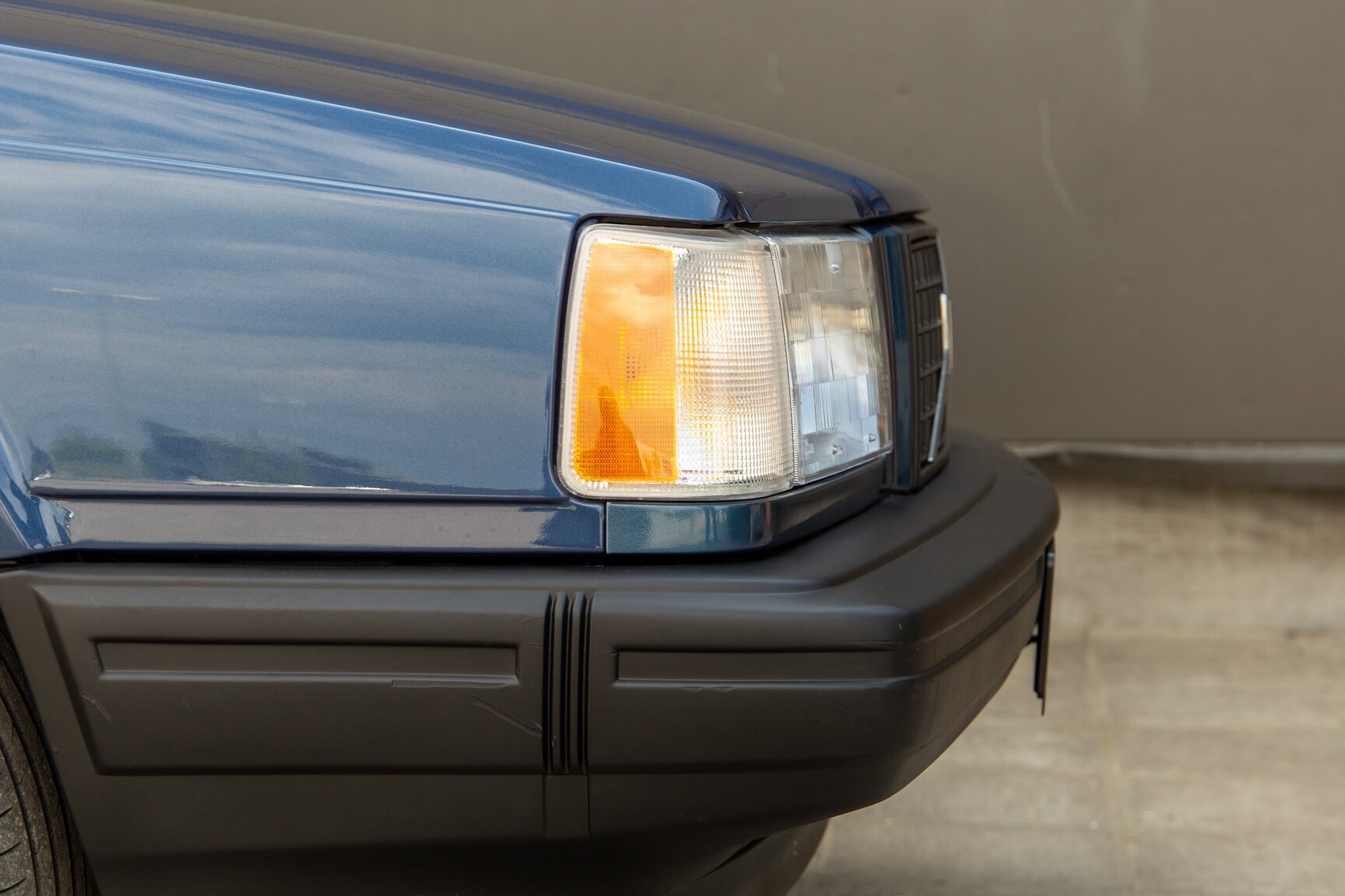 Exteriörbild på 1990 Volvo 745 Turbo (45)