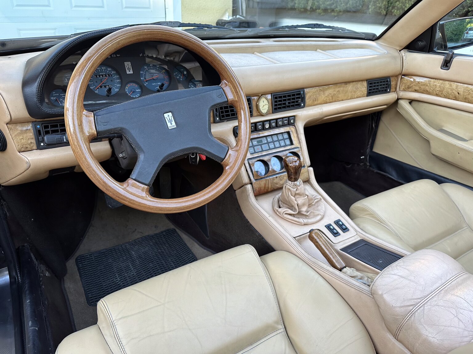 Innenraumfoto von 1987 Maserati Biturbo Spyder