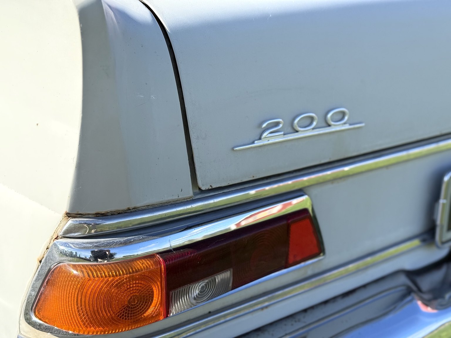 Exteriörbild på 1967 Mercedes-Benz 200