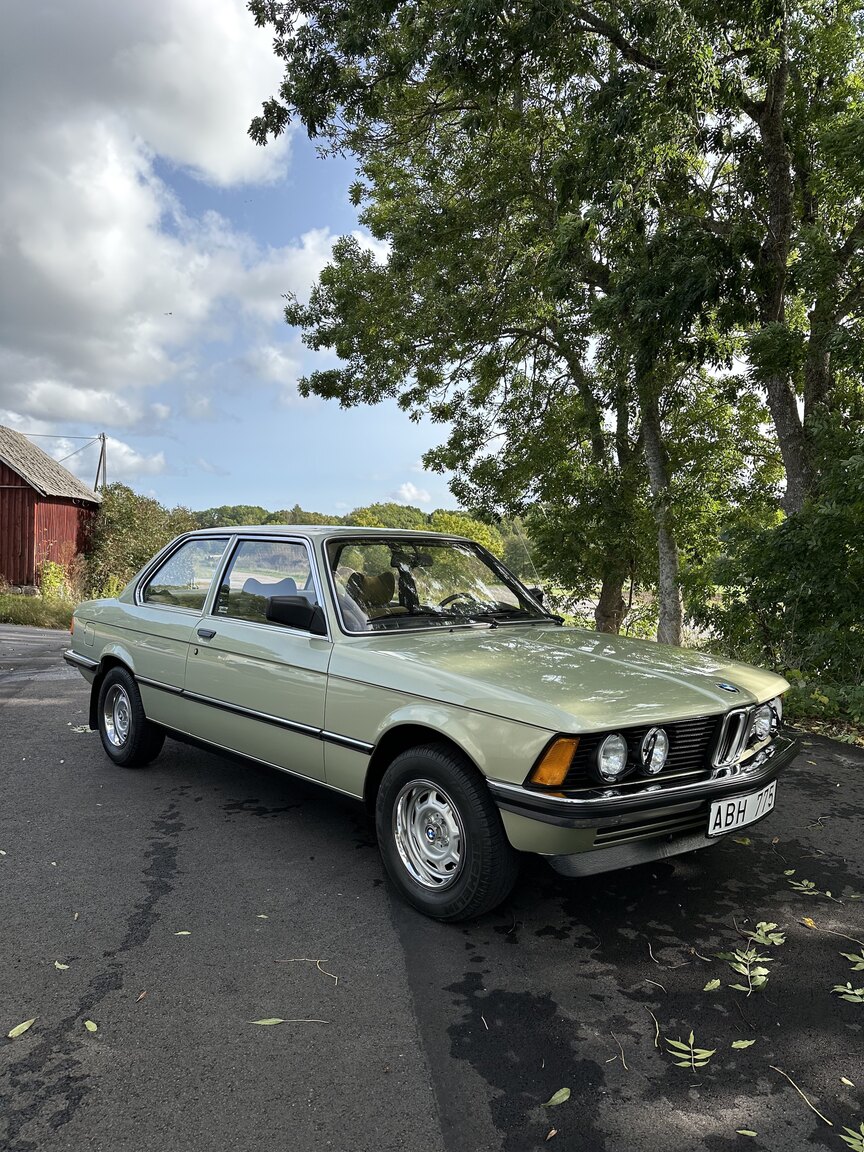 Exteriörbild på 1980 BMW 320i E21