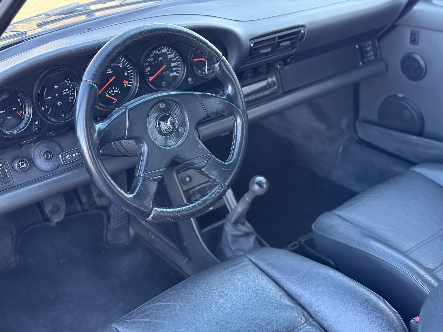 Interior image of 1989 Porsche 911 / 930 3.3 Turbo 5-speed (1)