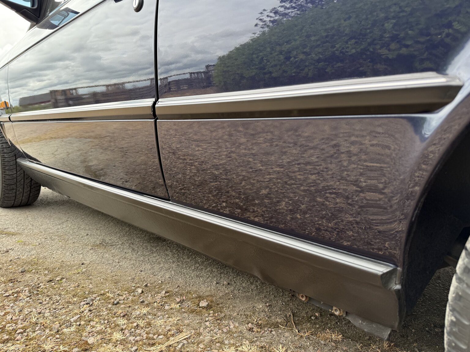 Exterior image of 1987 BMW 325i Convertible