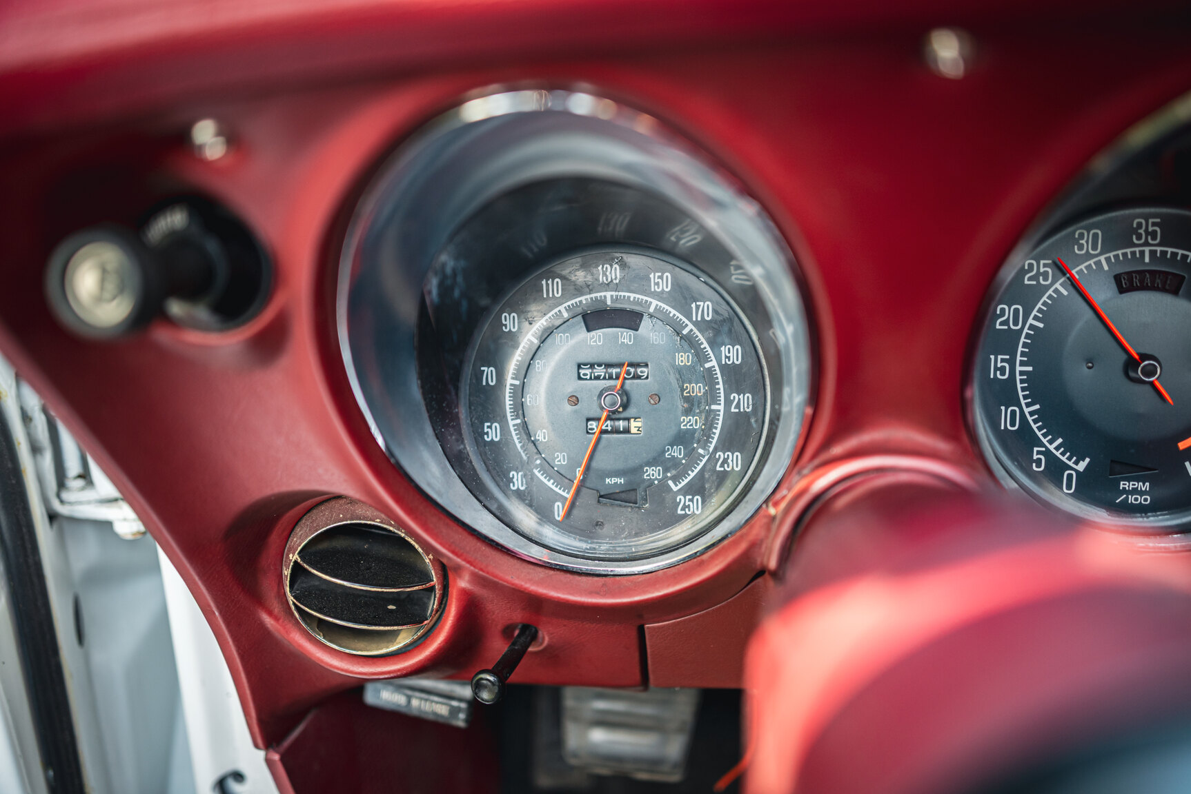 Interior image of 1975 Chevrolet Corvette Stingray (24)