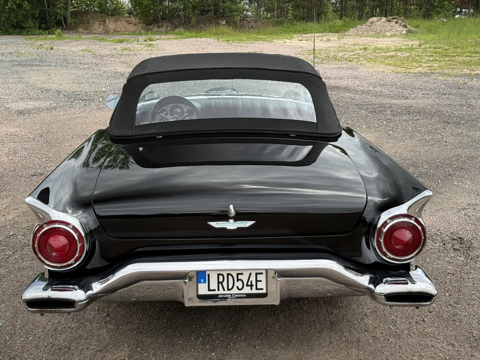 Exteriörbild på 1957 Ford Thunderbird (12)