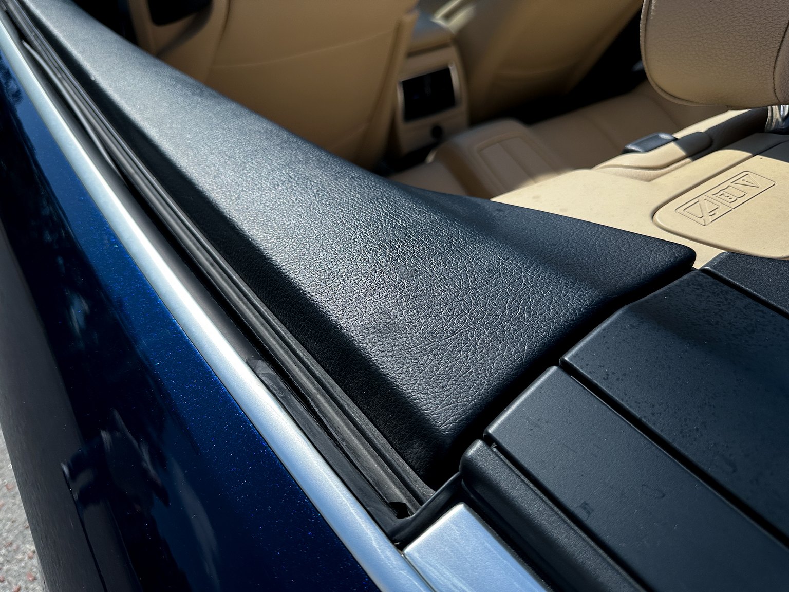 Exterior image of 2018 BMW 430i xDrive Convertible