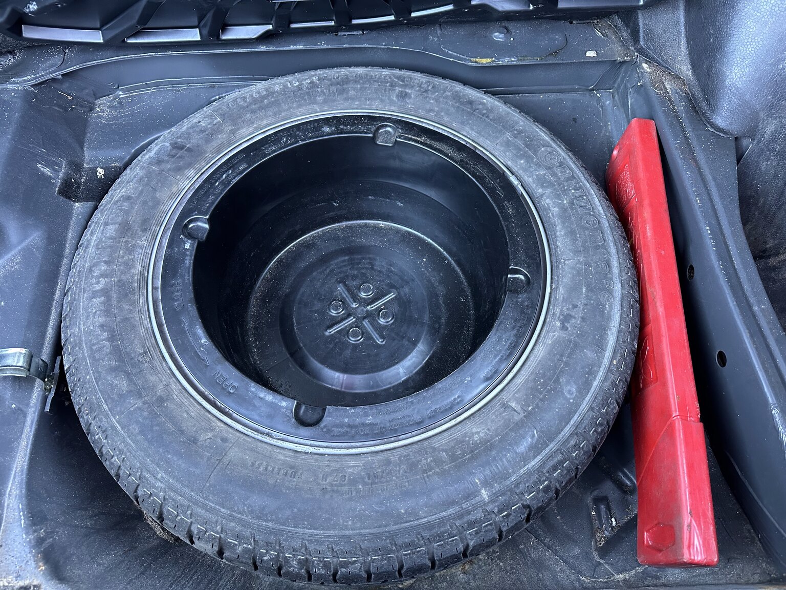 Innenraumfoto von 1988 Mercedes-Benz 190 E 2.3 (47)