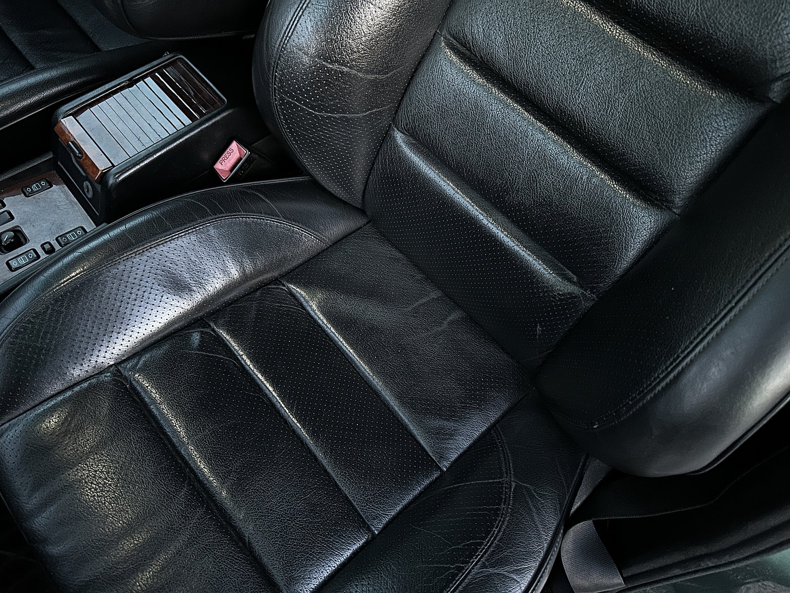 Interior image of 1996 MERCEDES-BENZ E 320 T