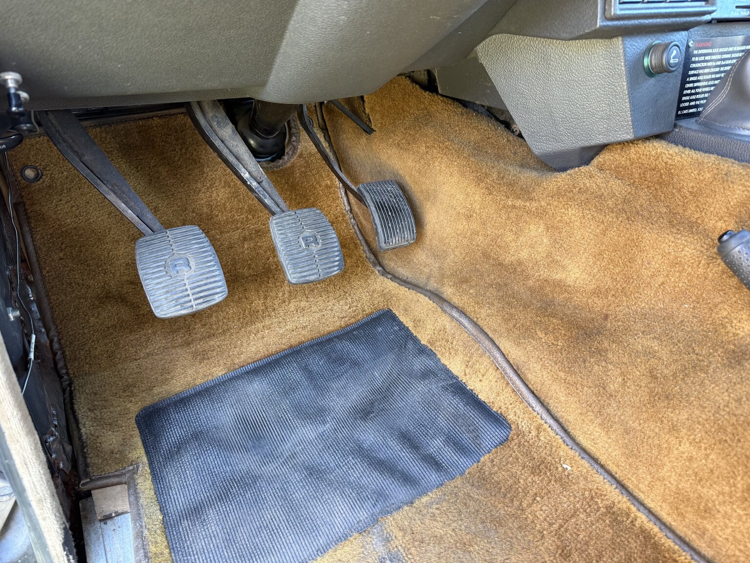 Interior image of 1985 Land Rover Range Rover 3.5 V8