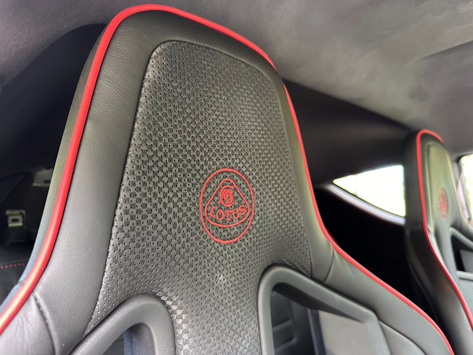 Innenraumfoto von 2015 Lotus Evora S