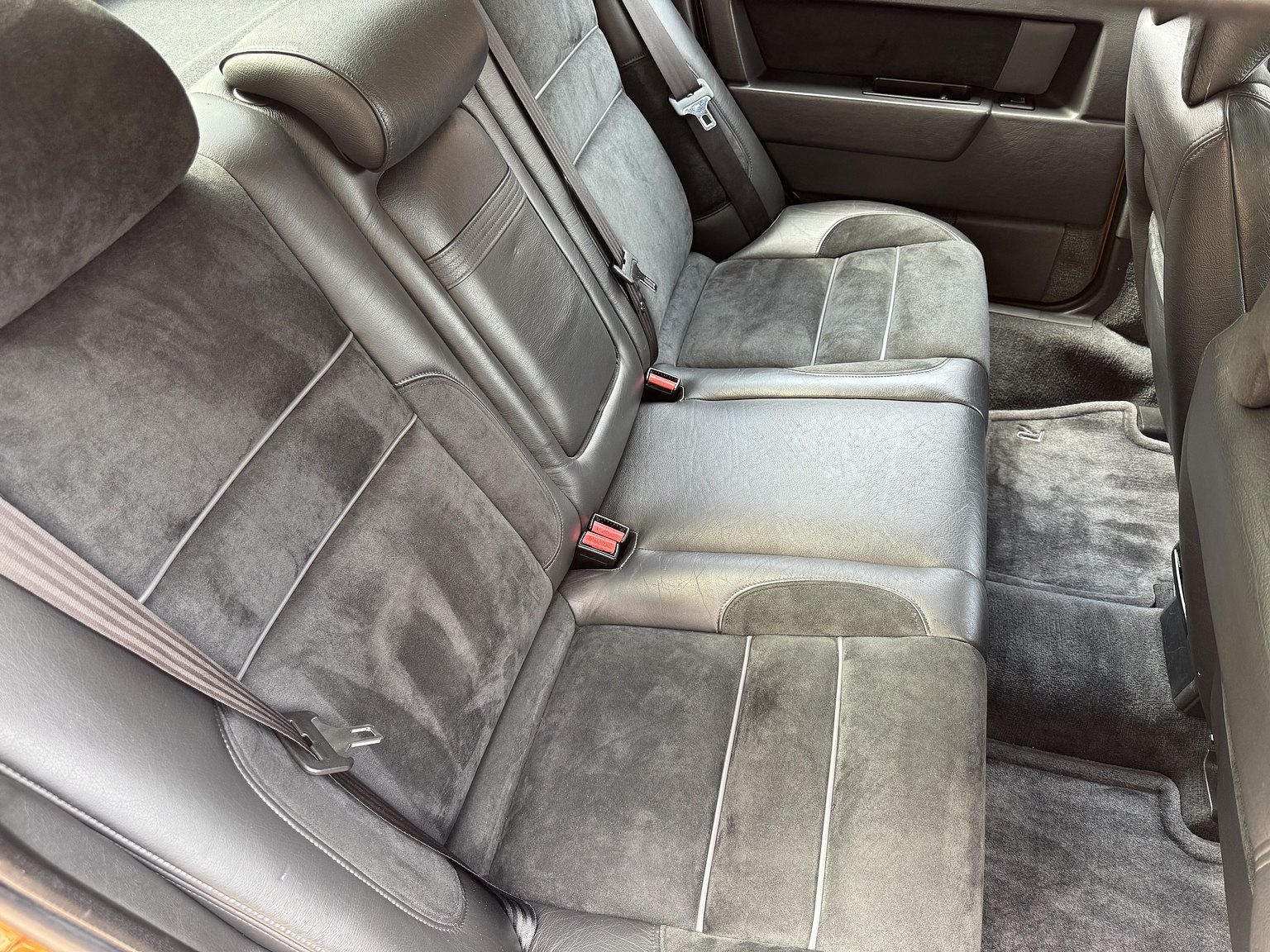Interior image of 1996 Volvo 850 R