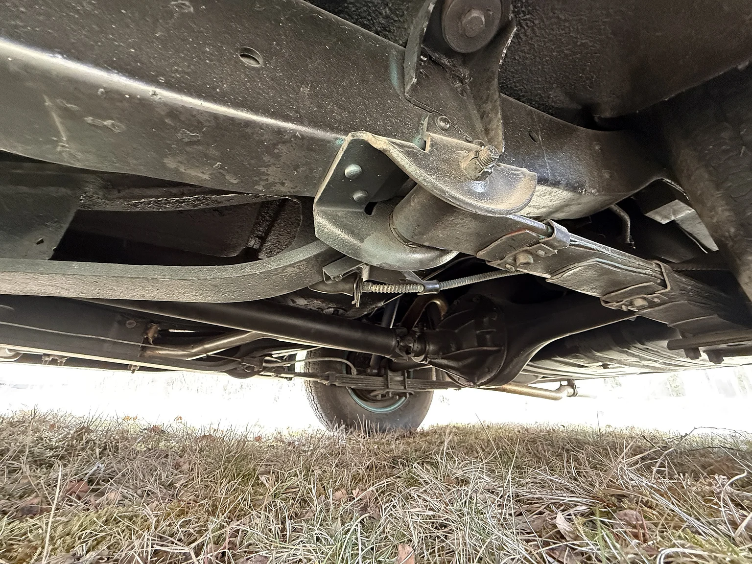 Image of 1955 Oldsmobile Super 88 mechanics (28)