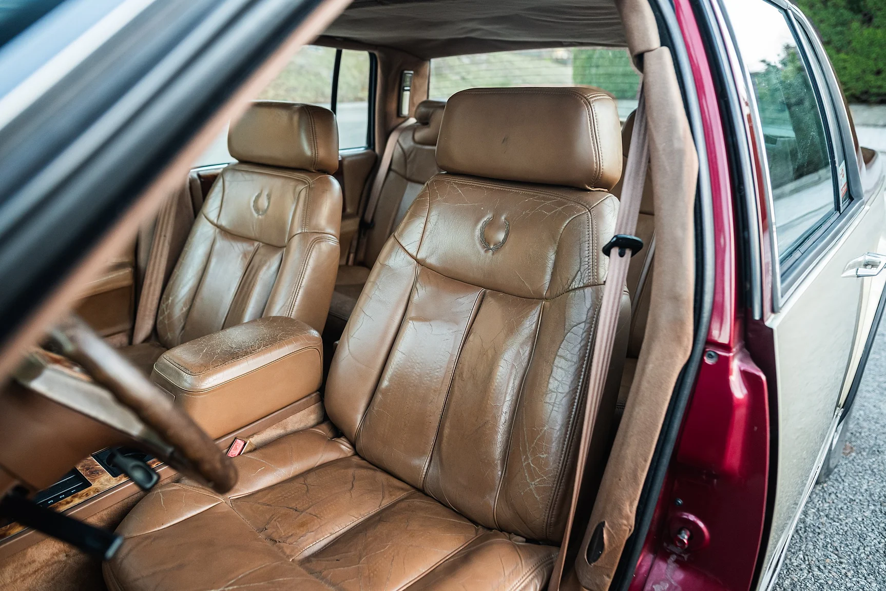 Interior image of 1989 Cadillac Seville (3)