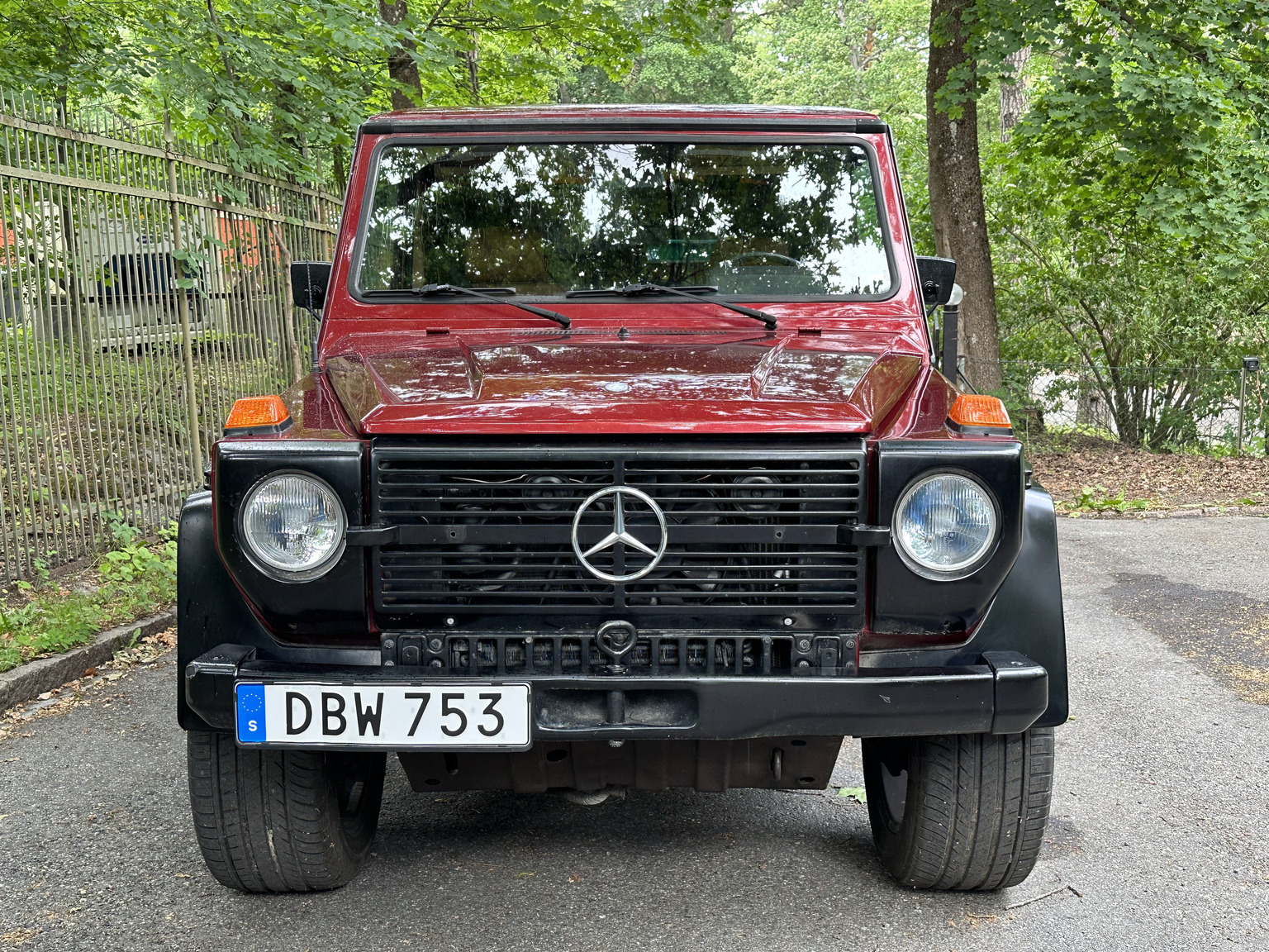 Exteriörbild på 1986 Mercedes 280 GE (9)
