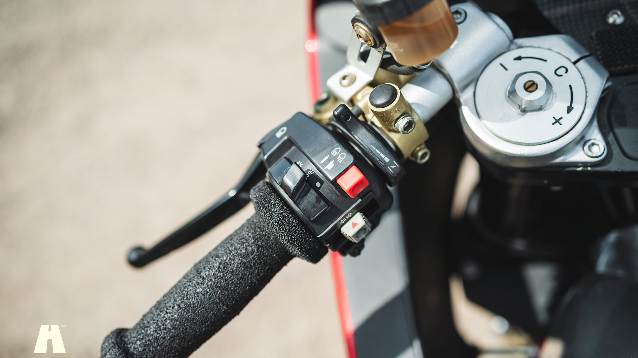 Aussenfoto 2002 Moto Guzzi V11 Le Mans (67)