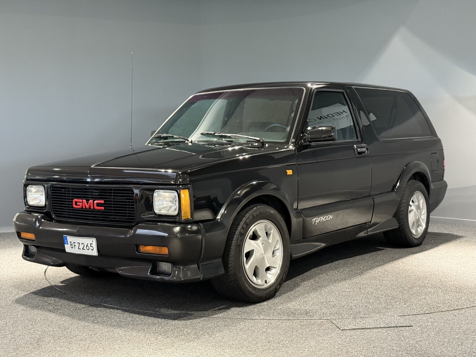Exterior image of 1992 GMC Typhoon 