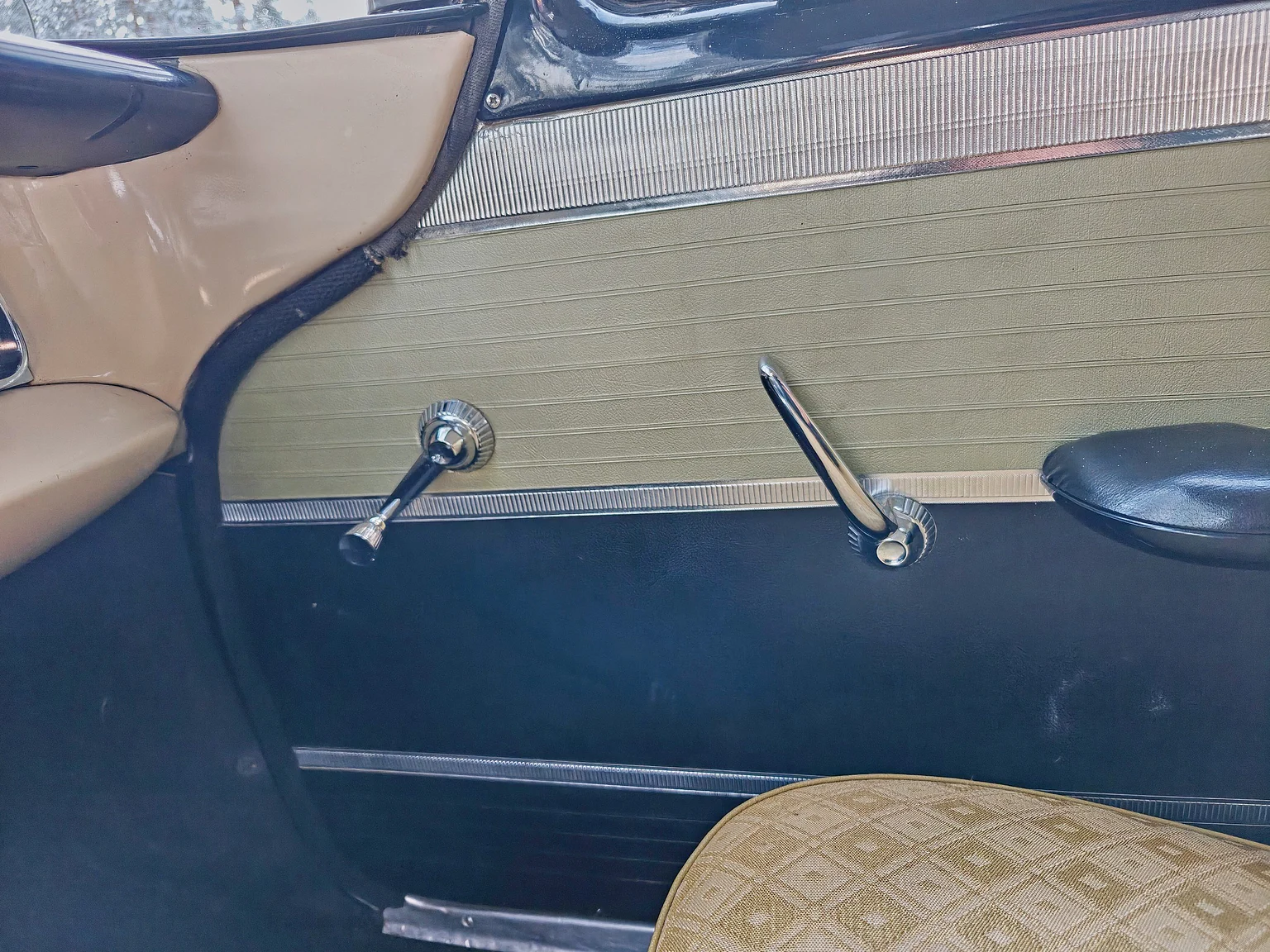 Interior image of 1957 Dodge Royal (19)