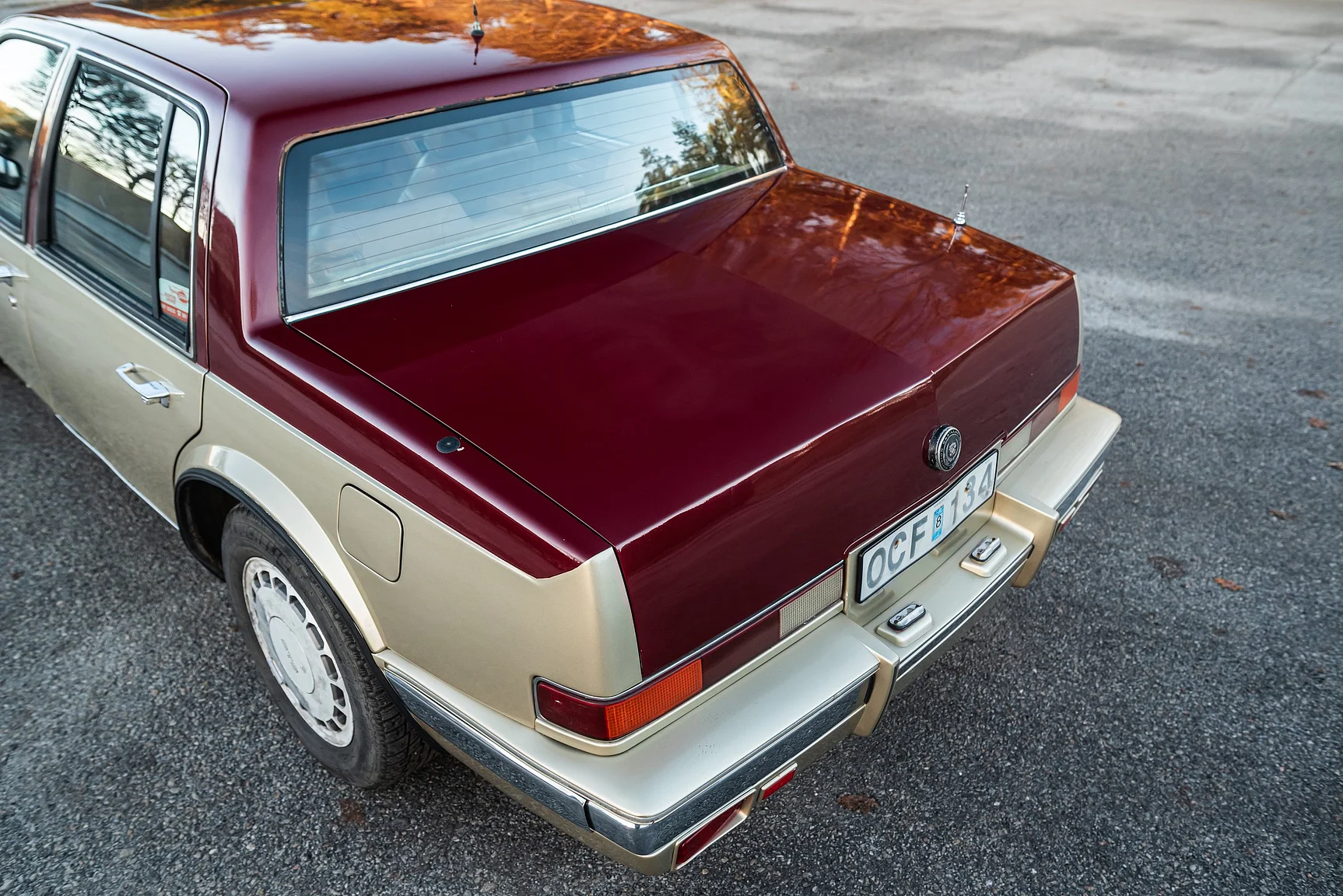 Exterior image of 1989 Cadillac Seville (17)