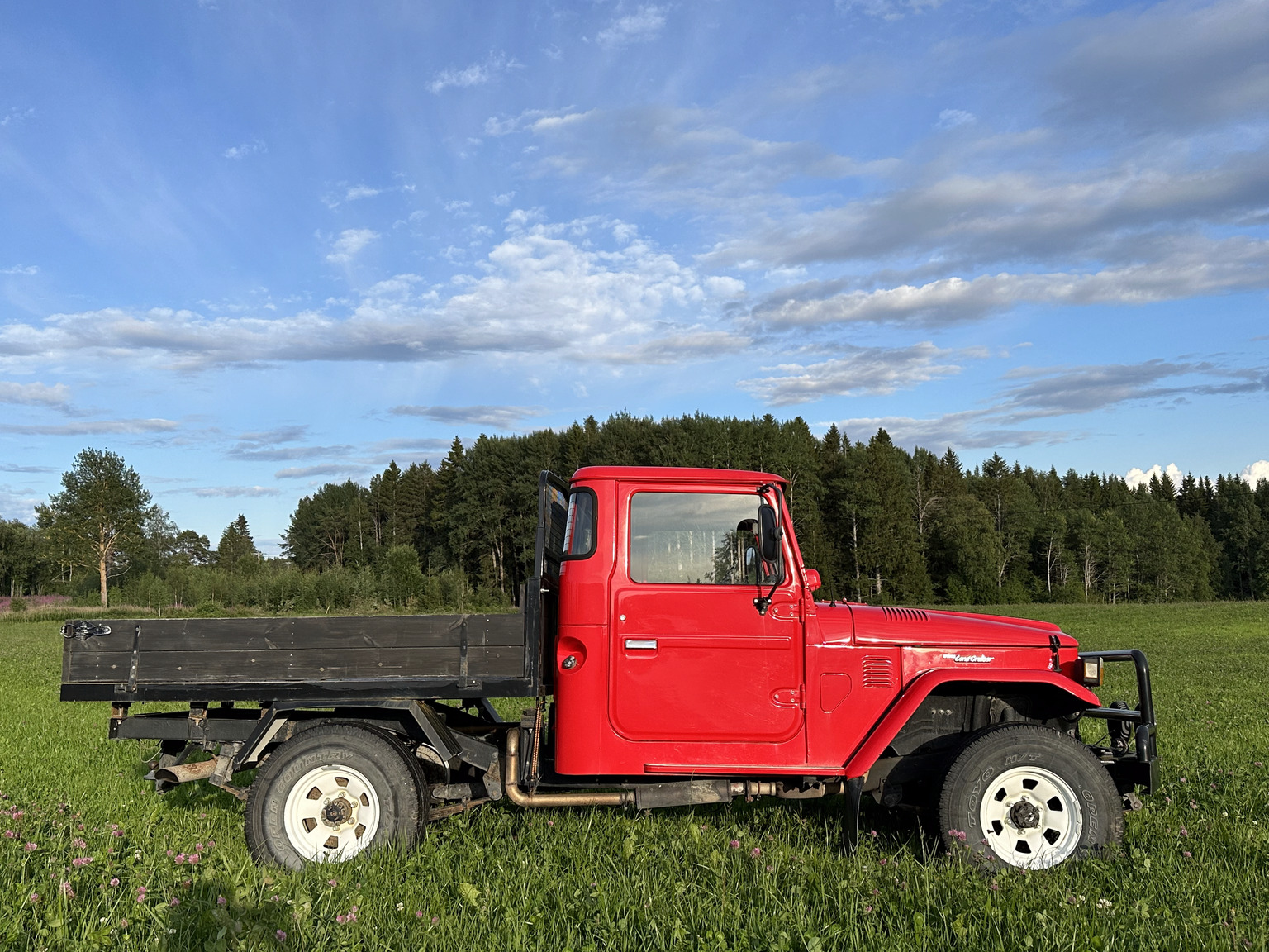 Exteriörbild på 1982 Toyota Landcruiser Utility (4)