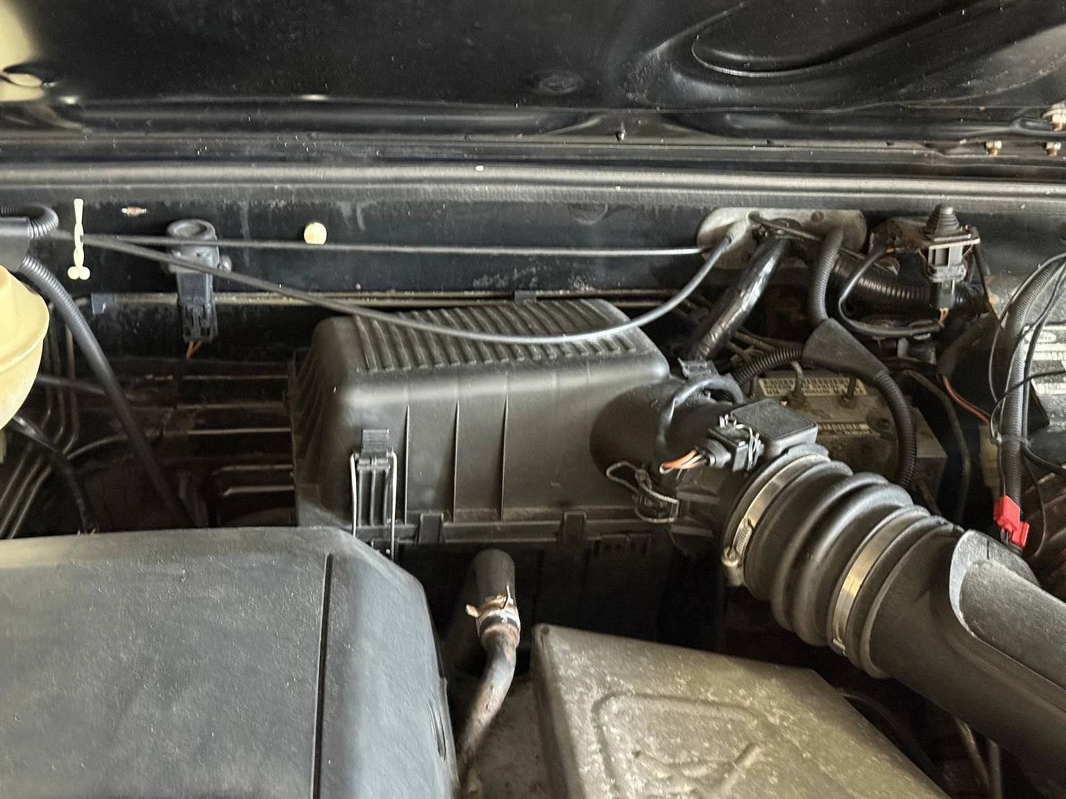 Image of 2000 Land Rover Defender 110 Tomb Raider (8) mechanics