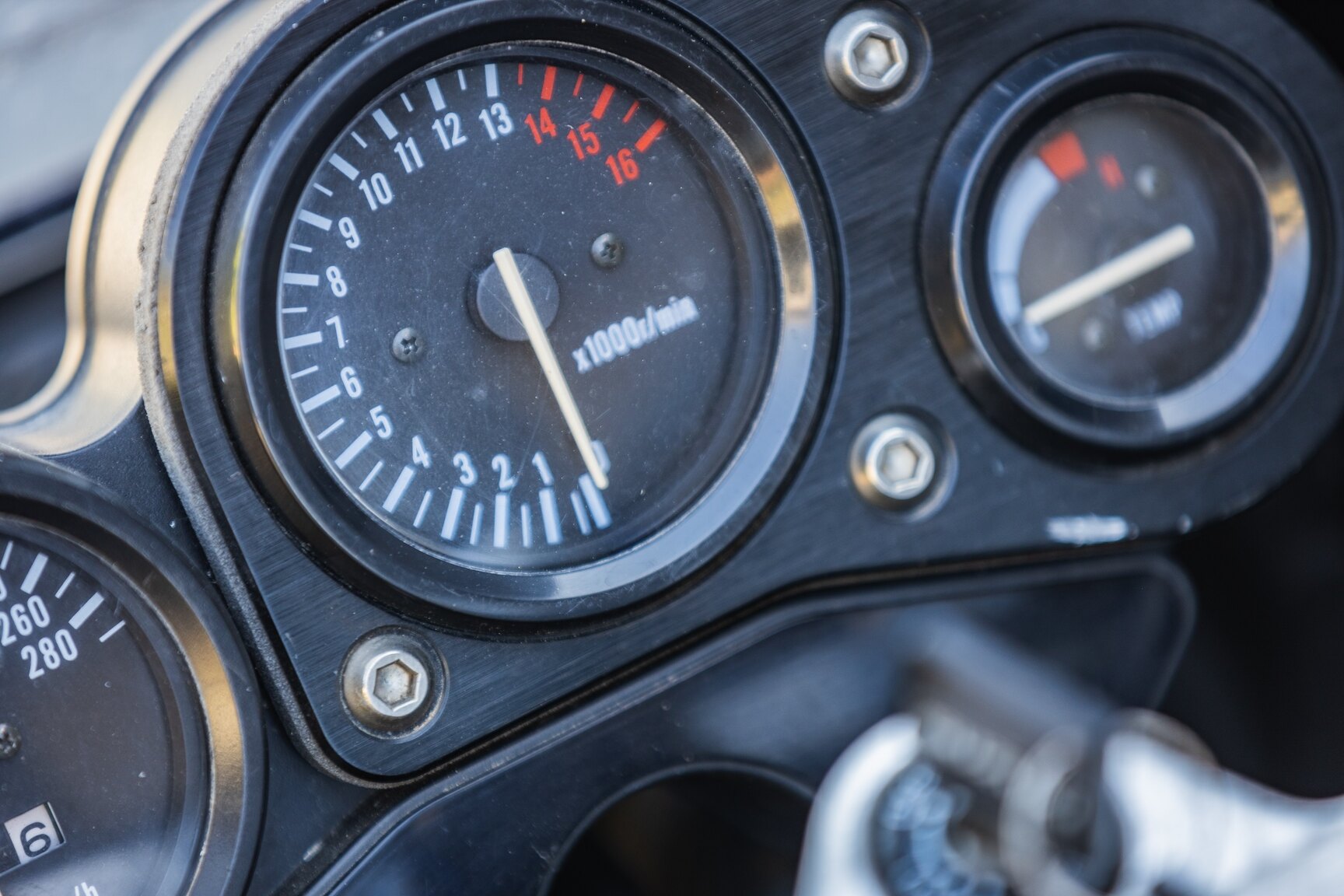 Exterior image of 1994 Suzuki GSX-R750 (39)