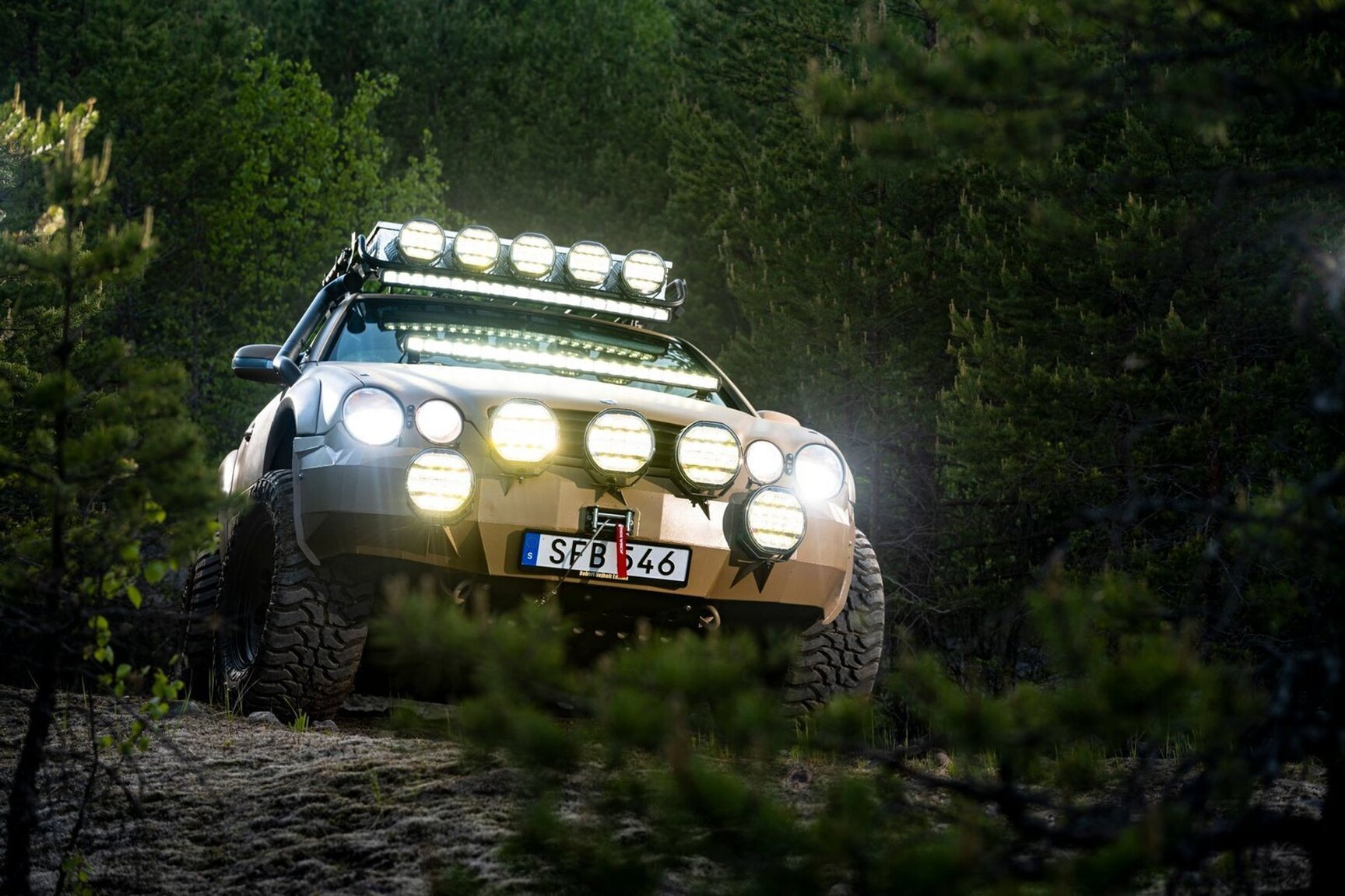 Exteriörbild på 2001 Mercedes-Benz CL600/ML 55 AMG