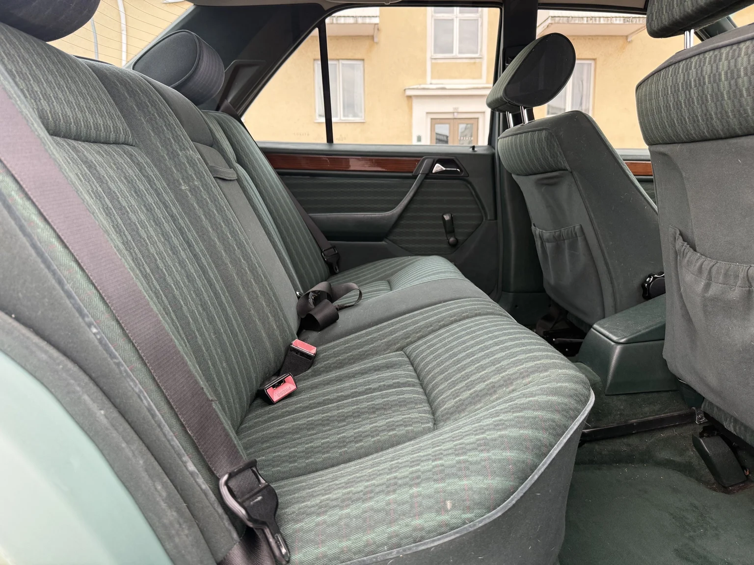 Innenraumfoto von 1991 Mercedes-Benz 300 E 4MATIC (29)