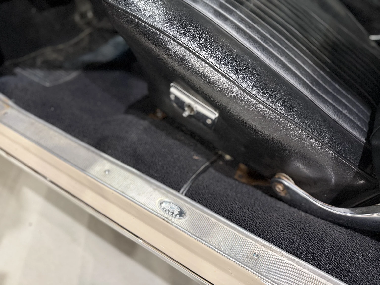 Innenraumfoto von 1964 Oldsmobile Cutlass Convertible (40)