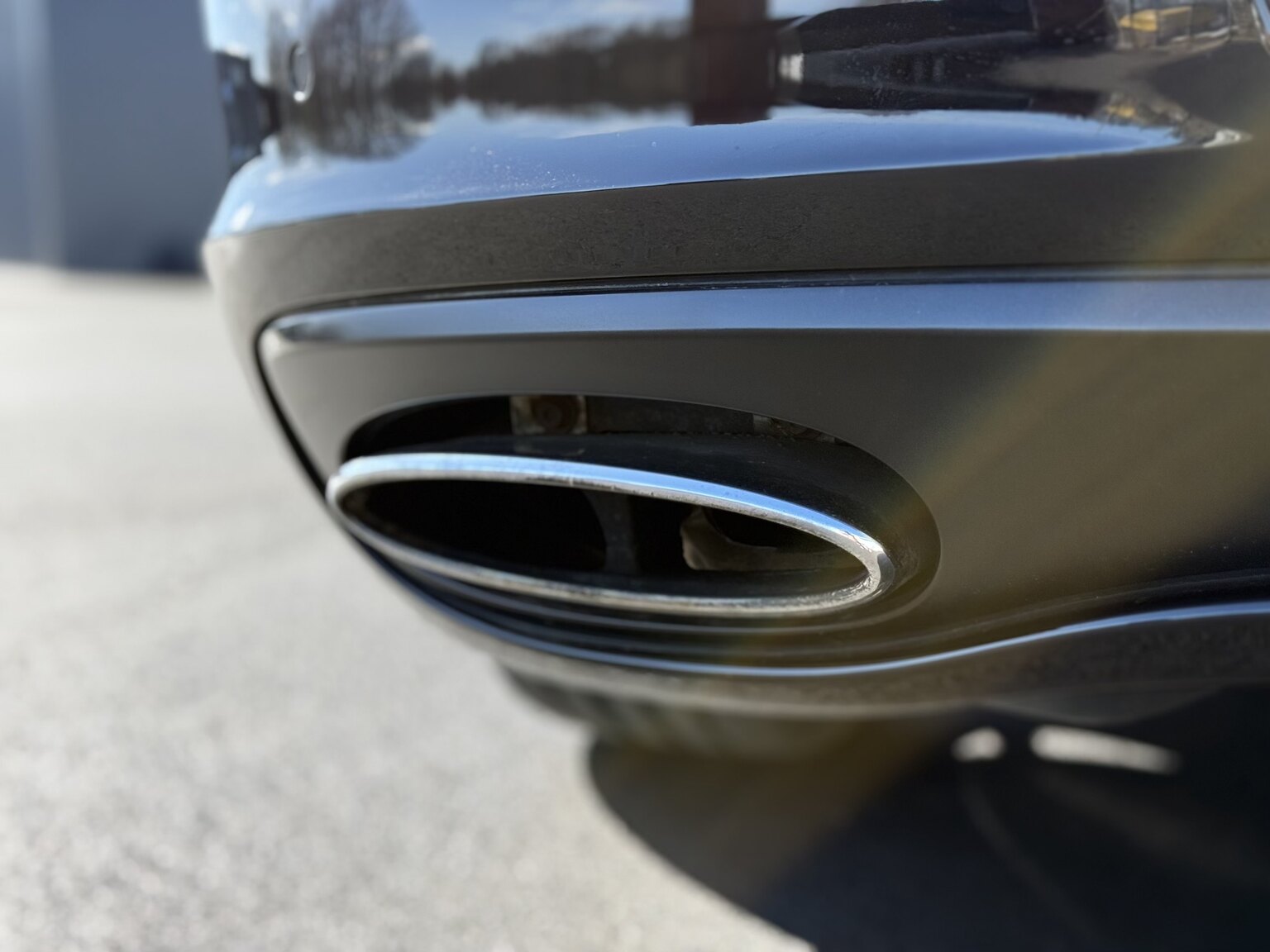 Exteriörbild på 2011 Bentley Continental Supersports