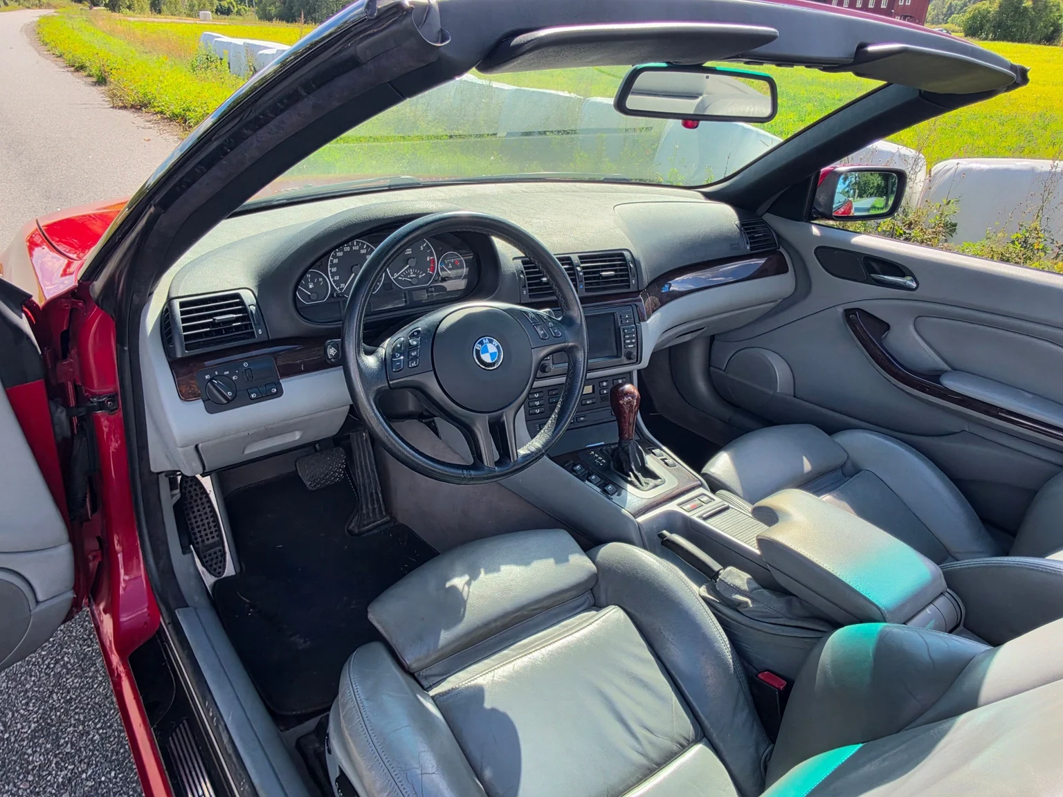 Innenraumfoto von 2002 BMW 330Ci Convertible (1)