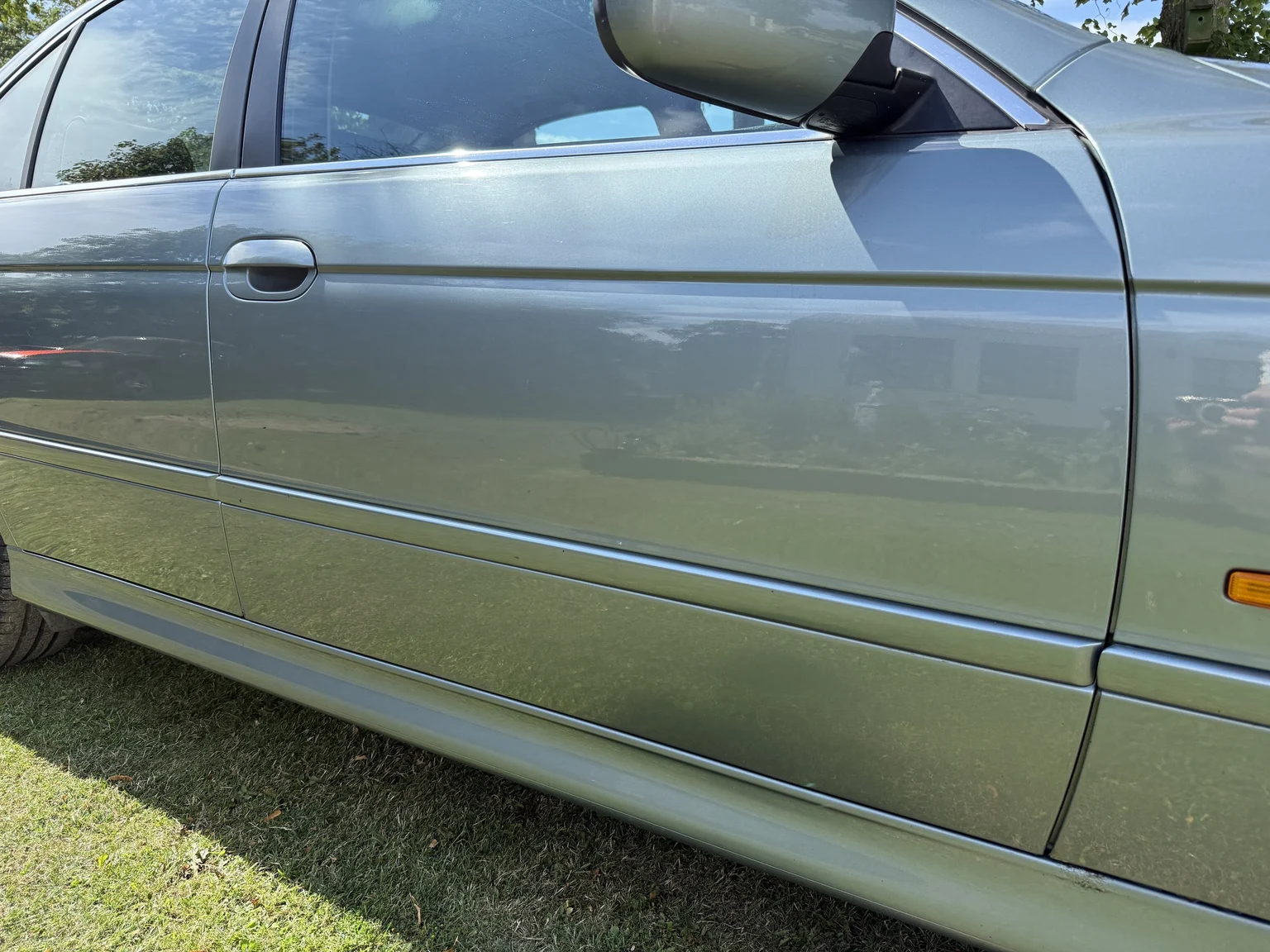 Exteriörbild på 2003 BMW 525d Sedan (39)