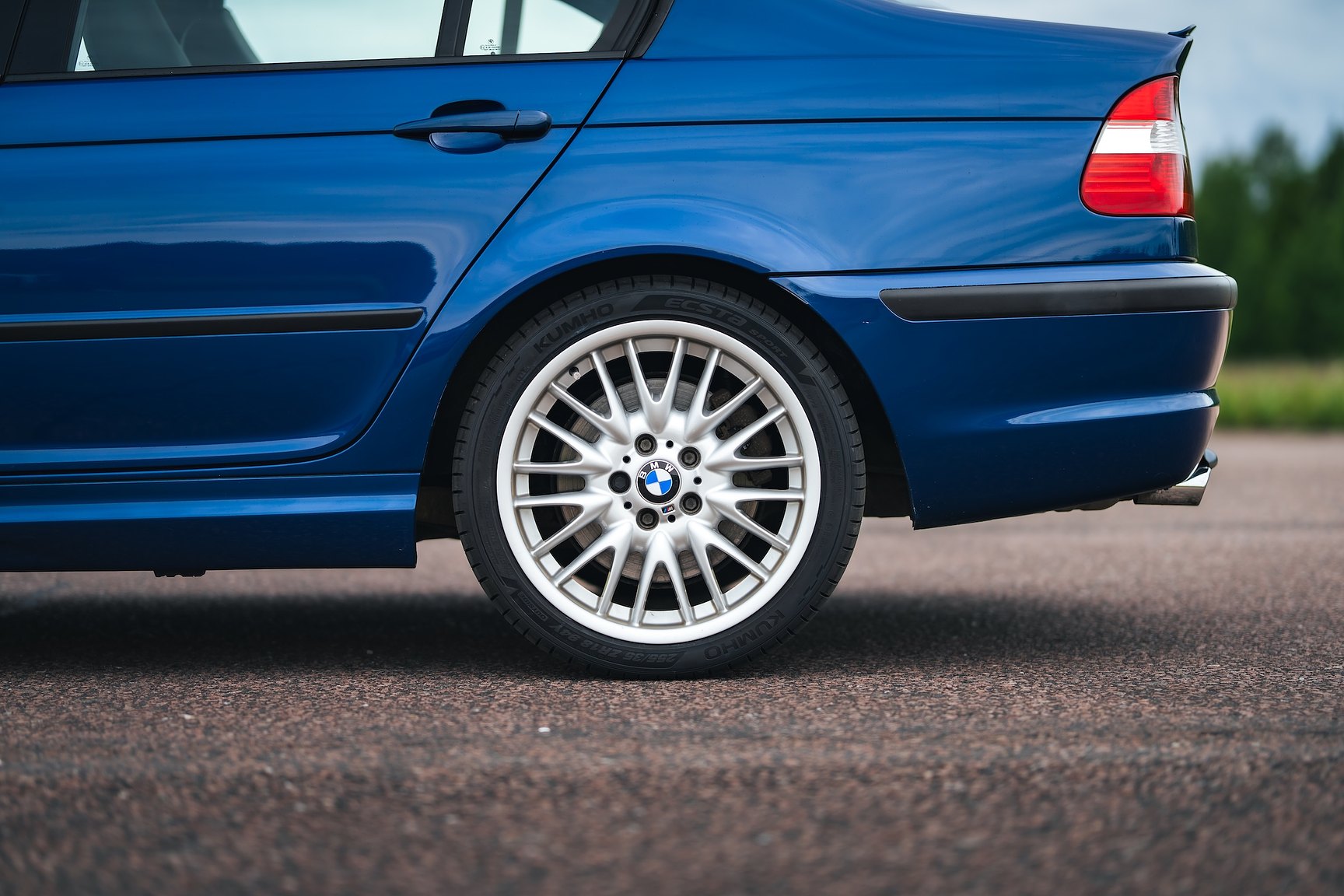 Exterior image of 2003 BMW 330i